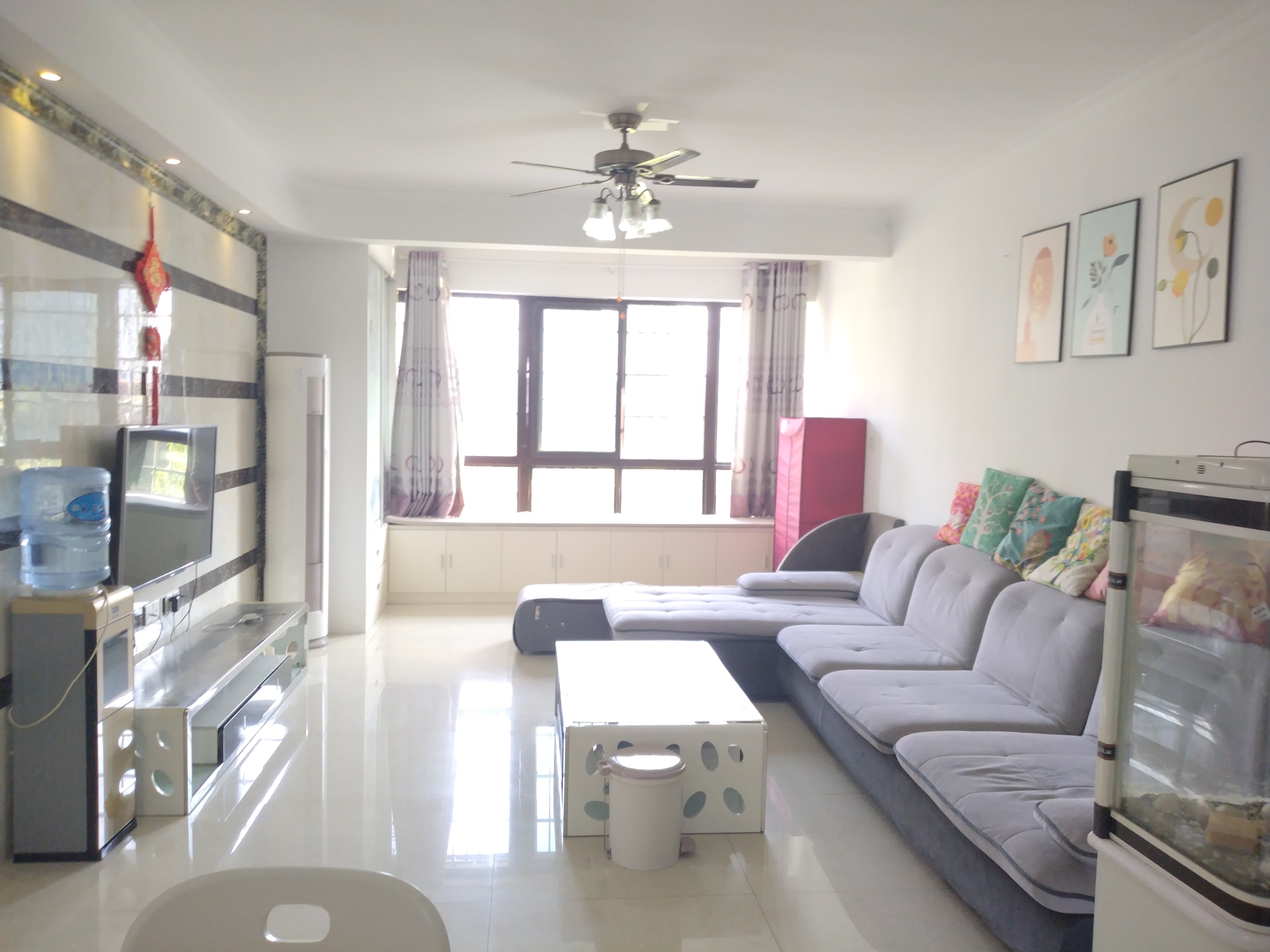 华府龙苑 2室2厅1卫 65.0万 华府龙苑 2室2厅1卫 65.0万室内图