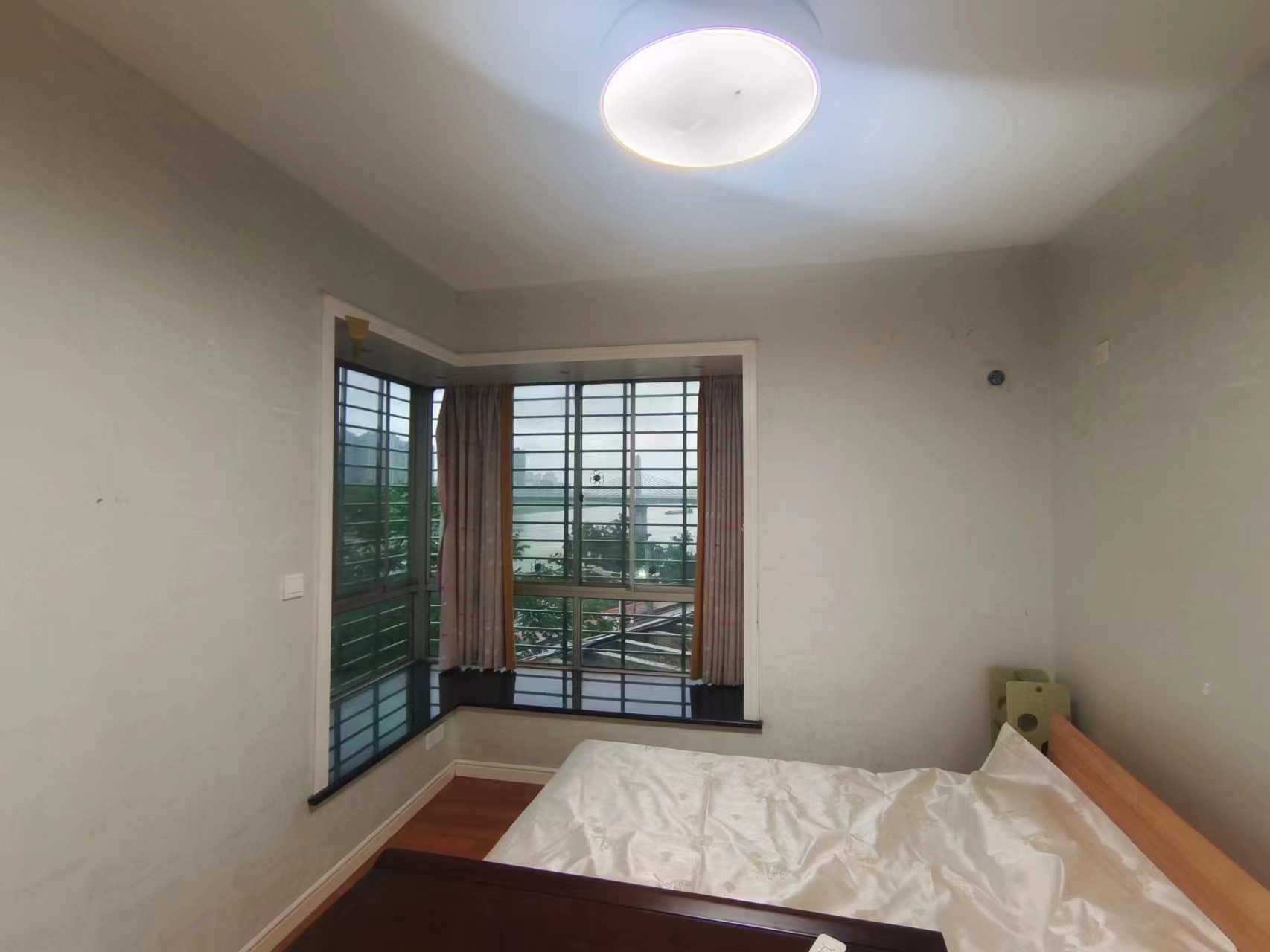 四季花园  4室2厅2卫   77.80万 四季花园  4室2厅2卫   77.80万室内图