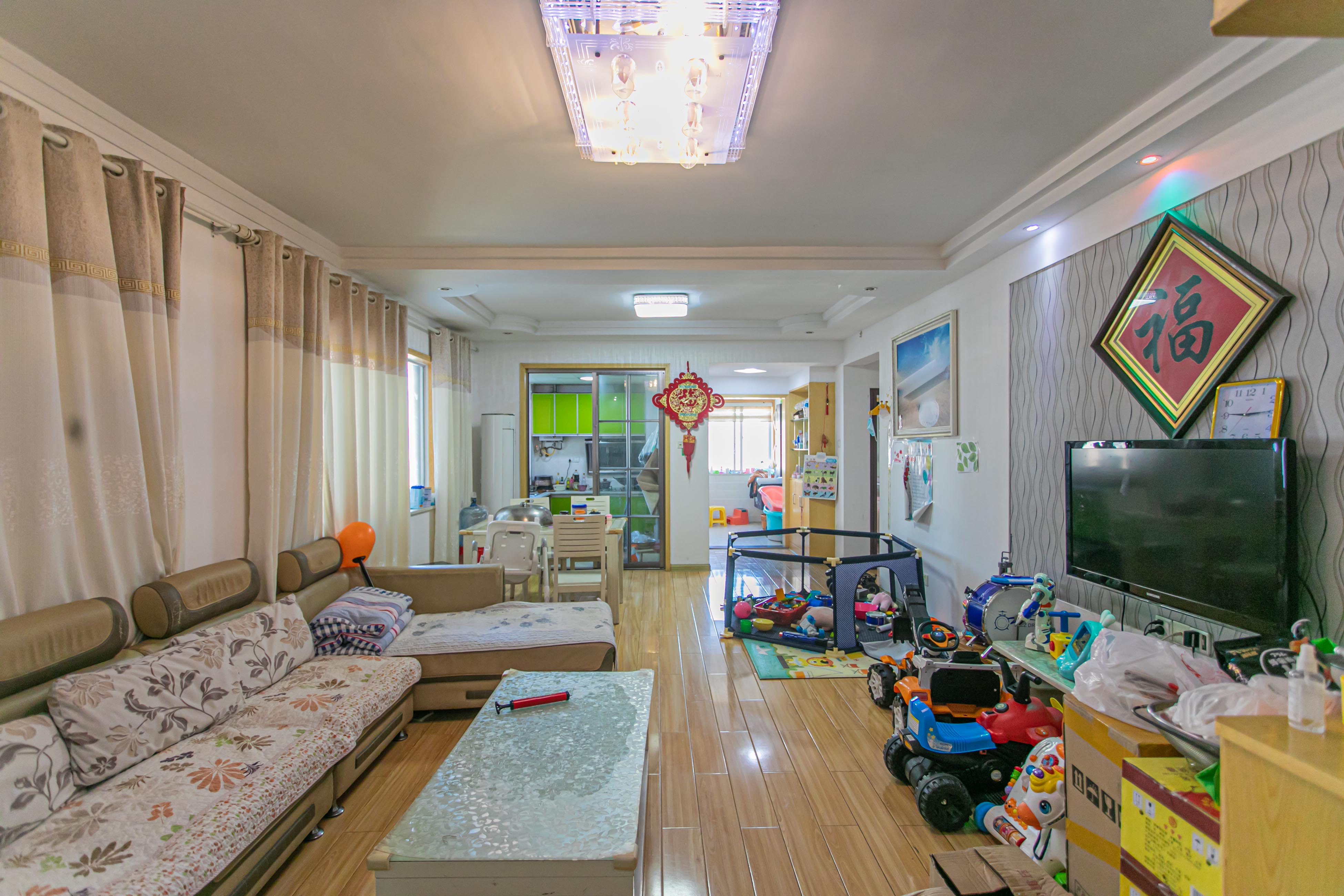 警苑星城  3室2厅1卫   90.00万 警苑星城  3室2厅1卫   90.00万客厅