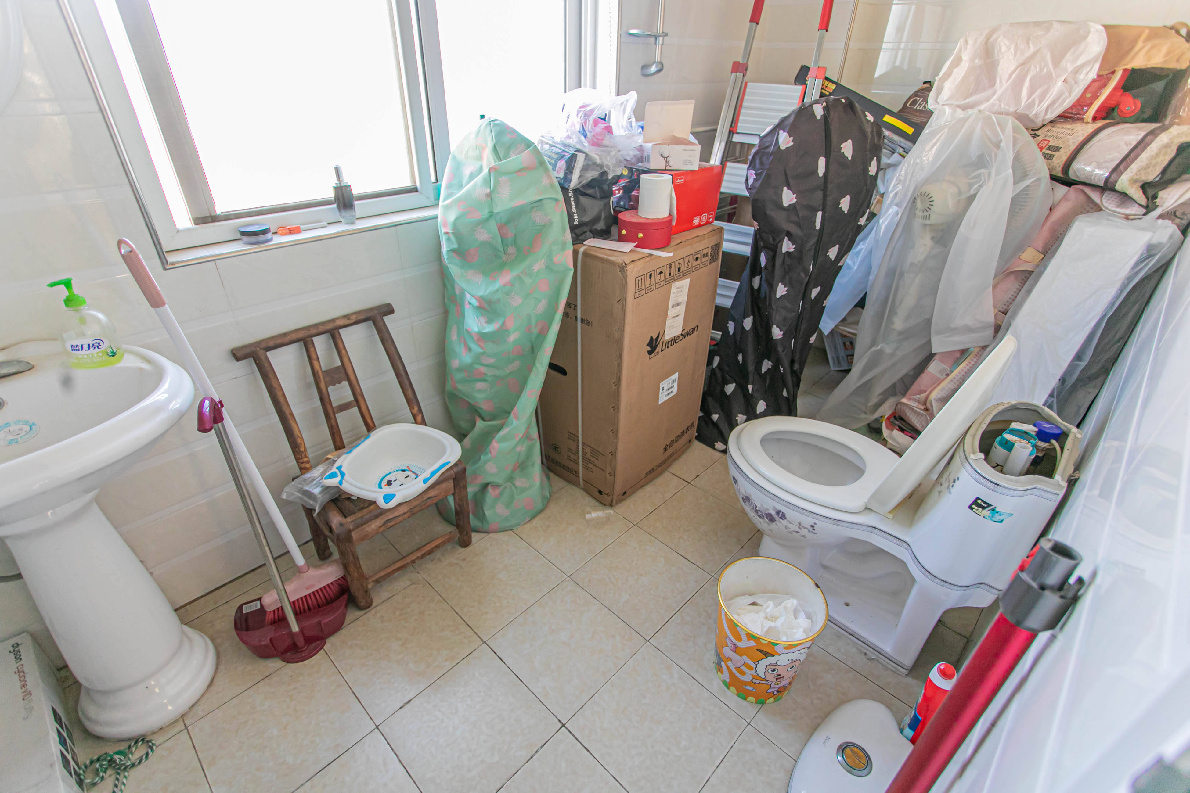 警苑星城  3室2厅1卫   90.00万 警苑星城  3室2厅1卫   90.00万卫生间