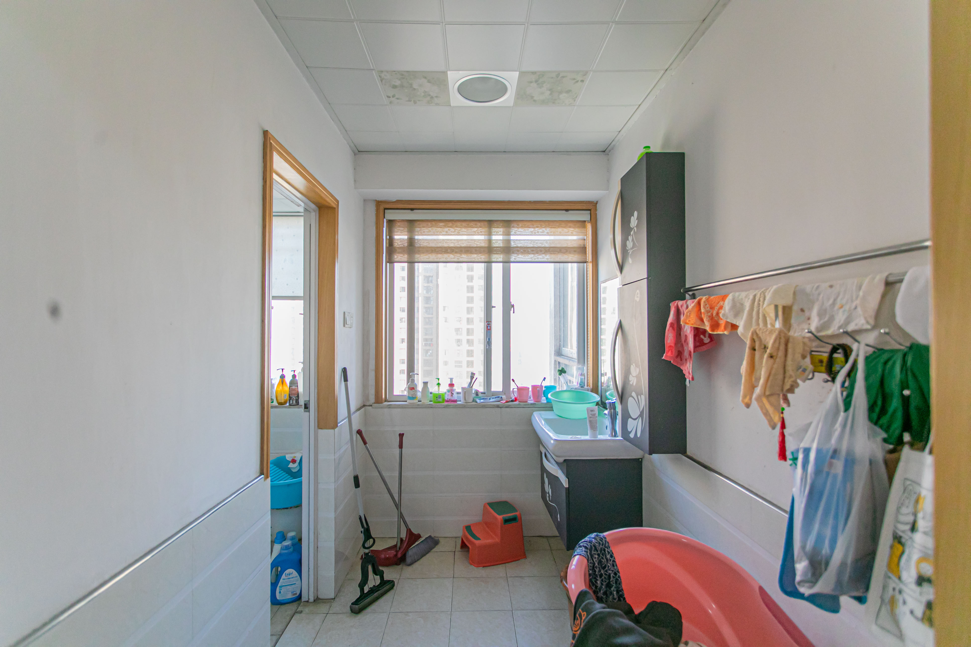 警苑星城  3室2厅1卫   90.00万 警苑星城  3室2厅1卫   90.00万卫生间