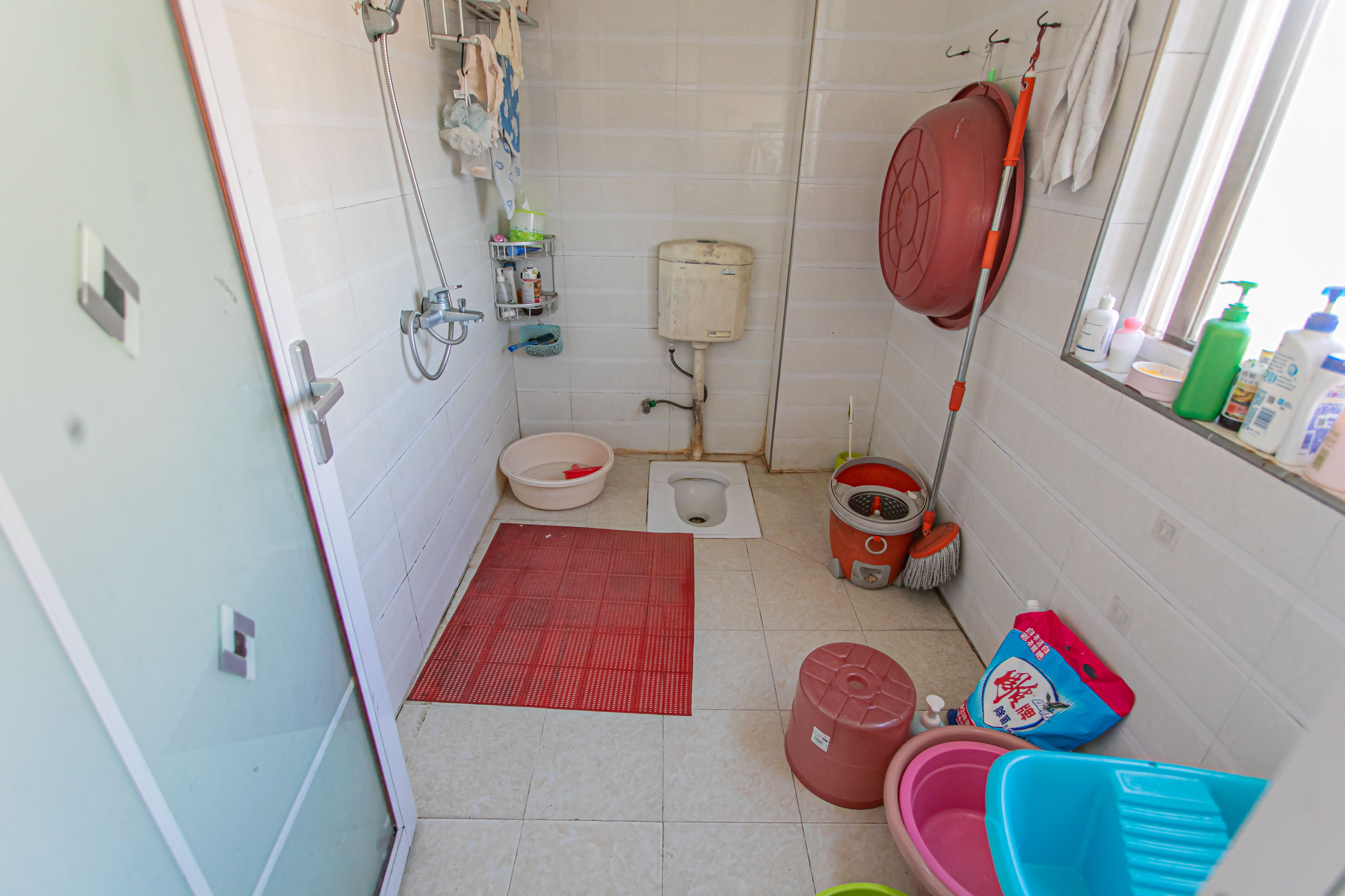 警苑星城  3室2厅1卫   90.00万 警苑星城  3室2厅1卫   90.00万卫生间