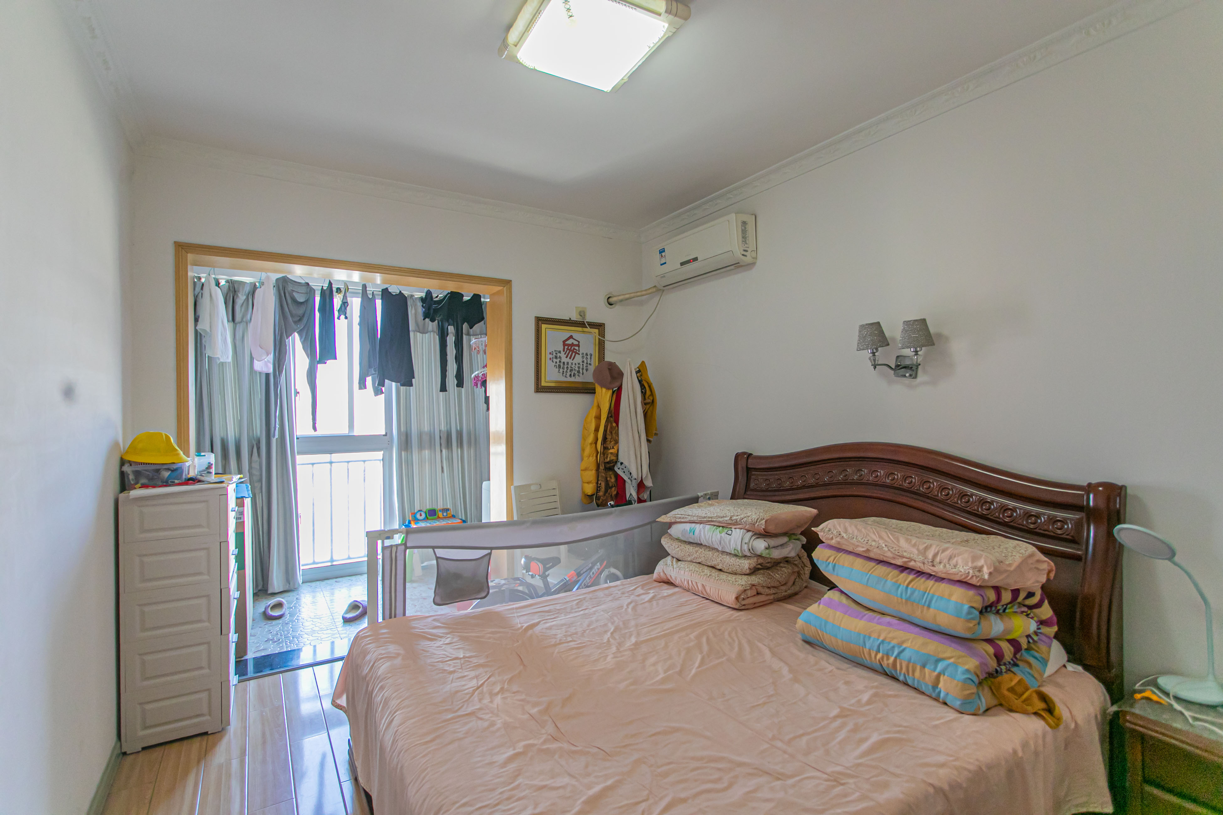 警苑星城  3室2厅1卫   90.00万 警苑星城  3室2厅1卫   90.00万卧室