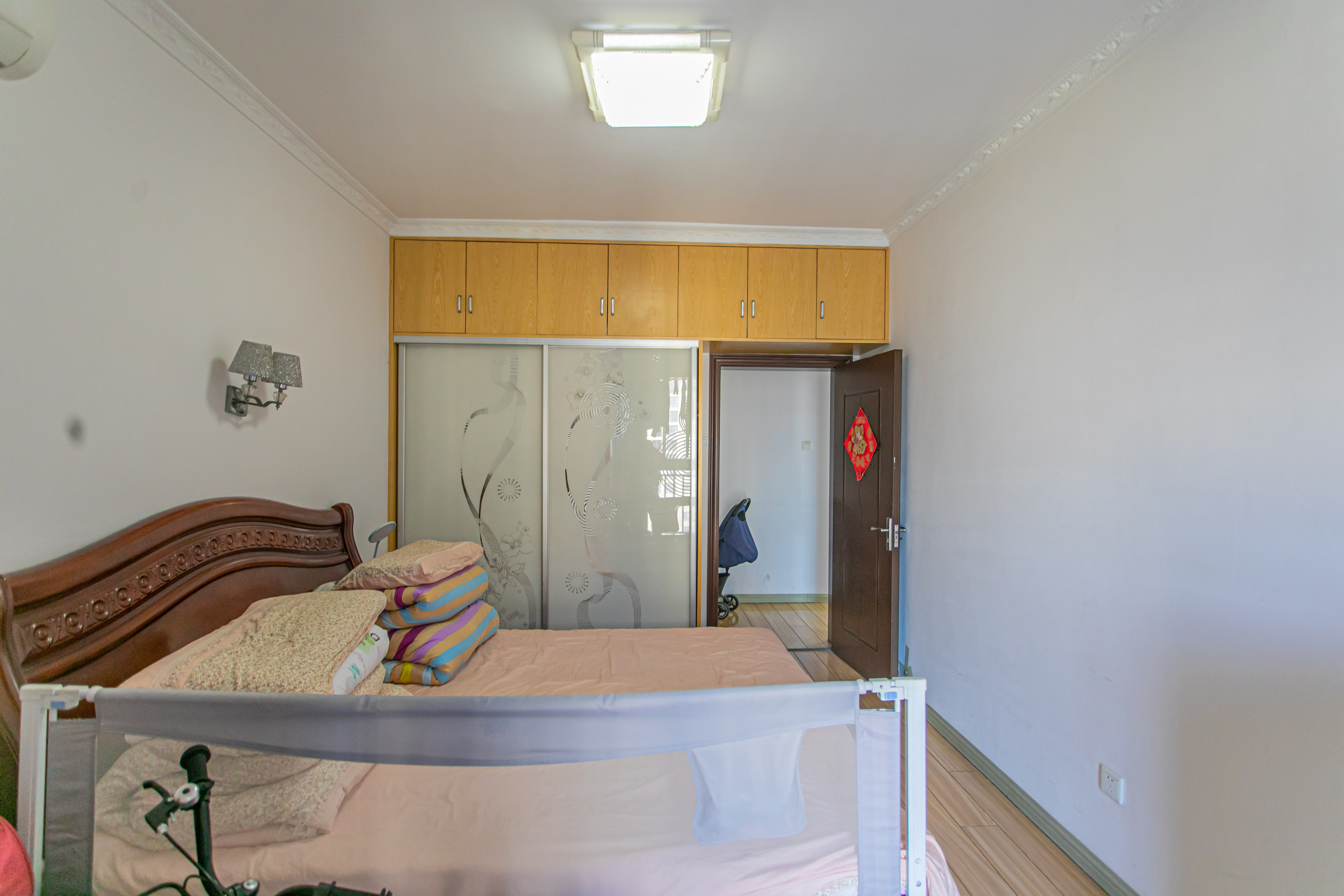 警苑星城  3室2厅1卫   90.00万 警苑星城  3室2厅1卫   90.00万卧室