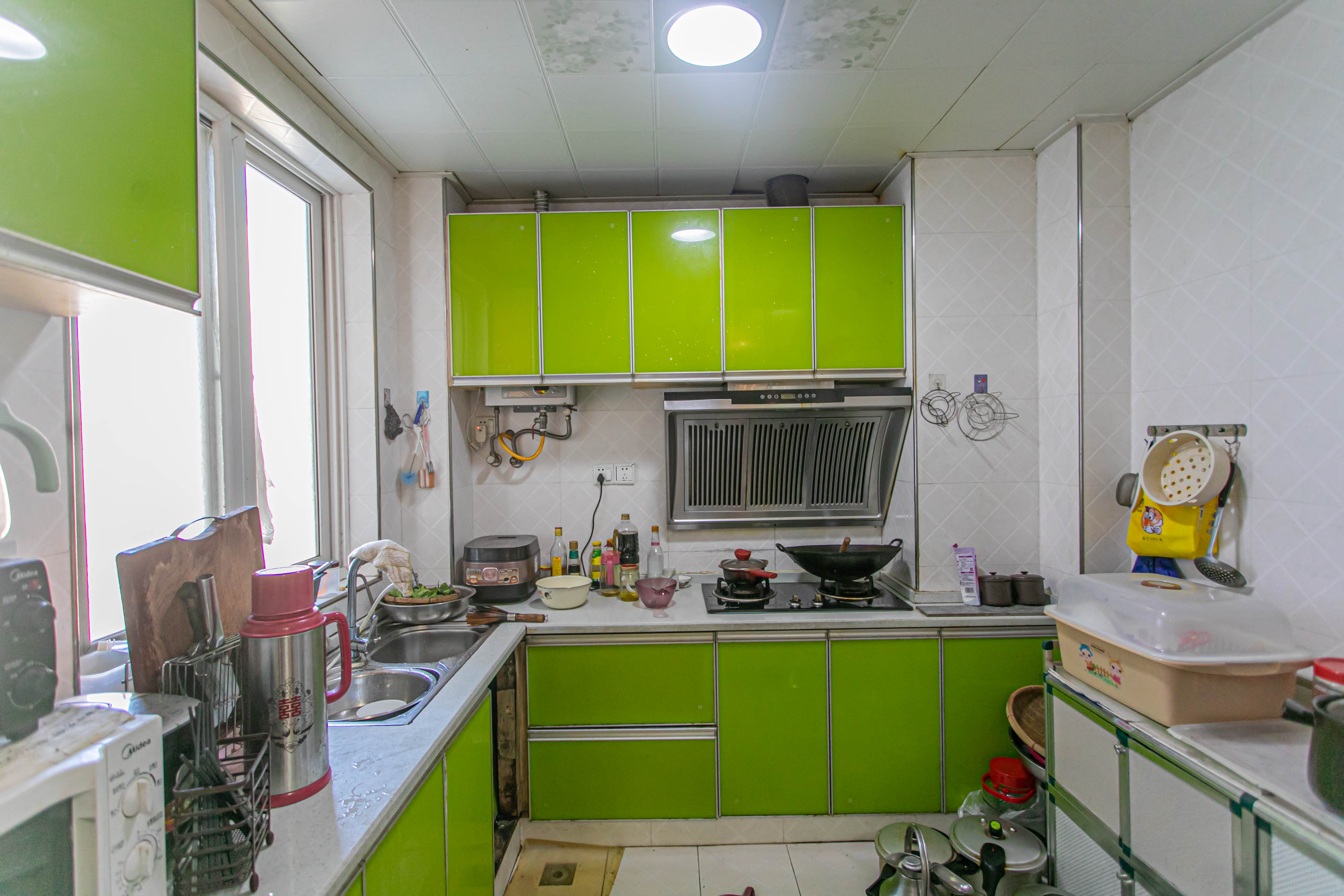 警苑星城  3室2厅1卫   90.00万 警苑星城  3室2厅1卫   90.00万厨房