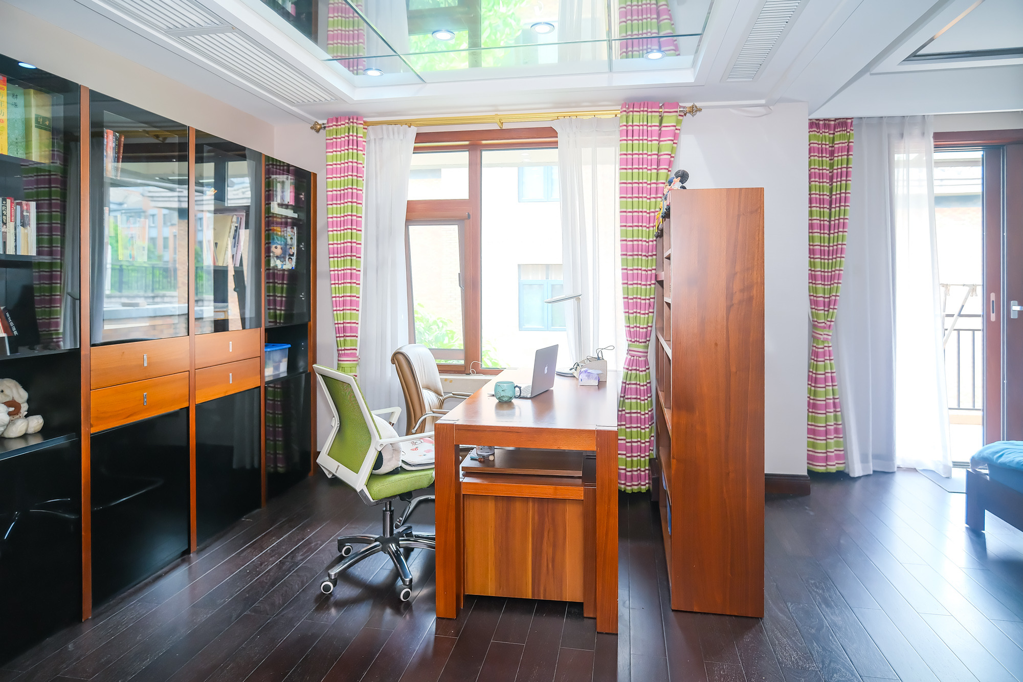 山水湾  8室5厅5卫   788.00万 山水湾  8室5厅5卫   788.00万卧室