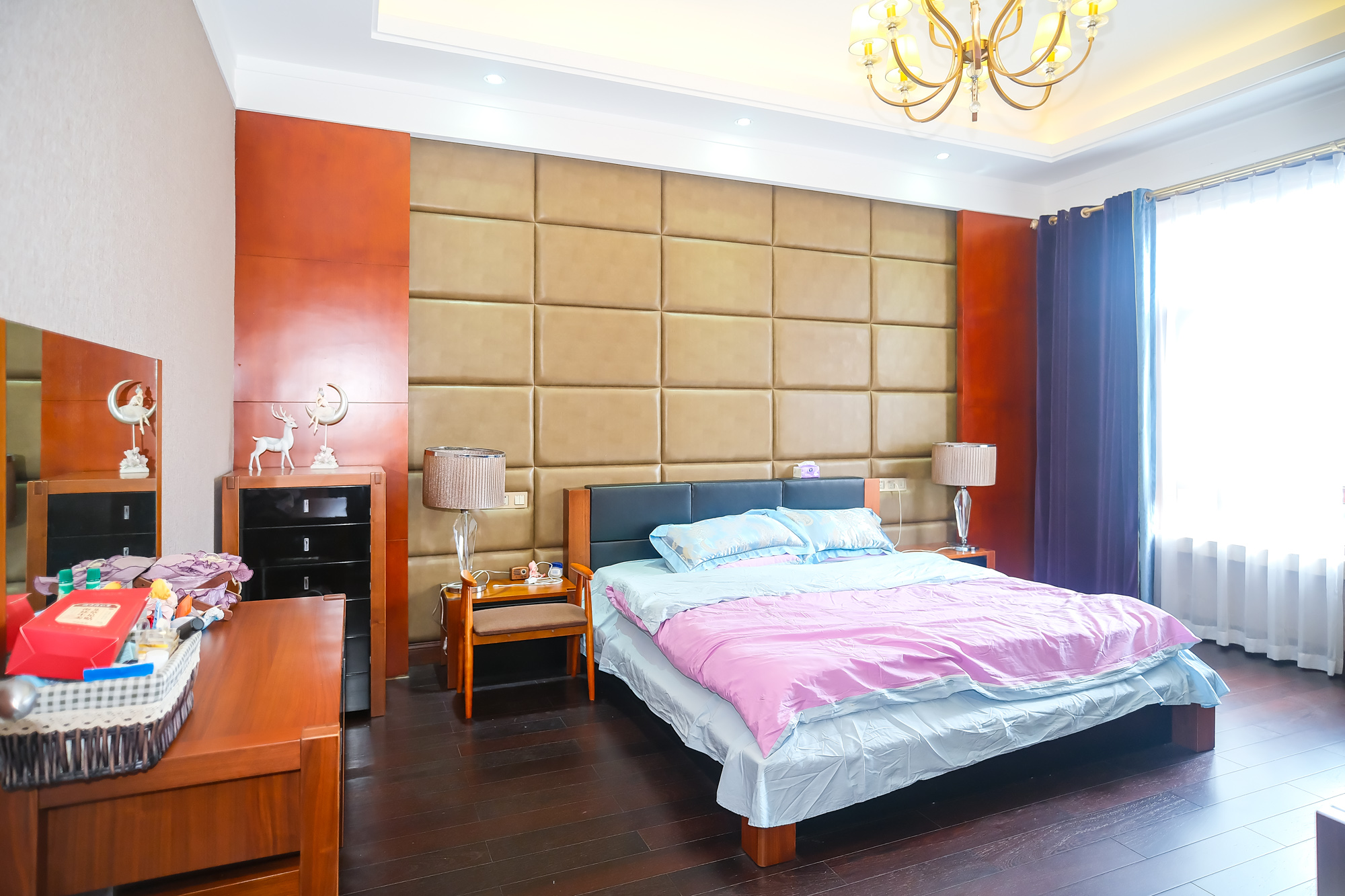 山水湾  8室5厅5卫   788.00万 山水湾  8室5厅5卫   788.00万卧室