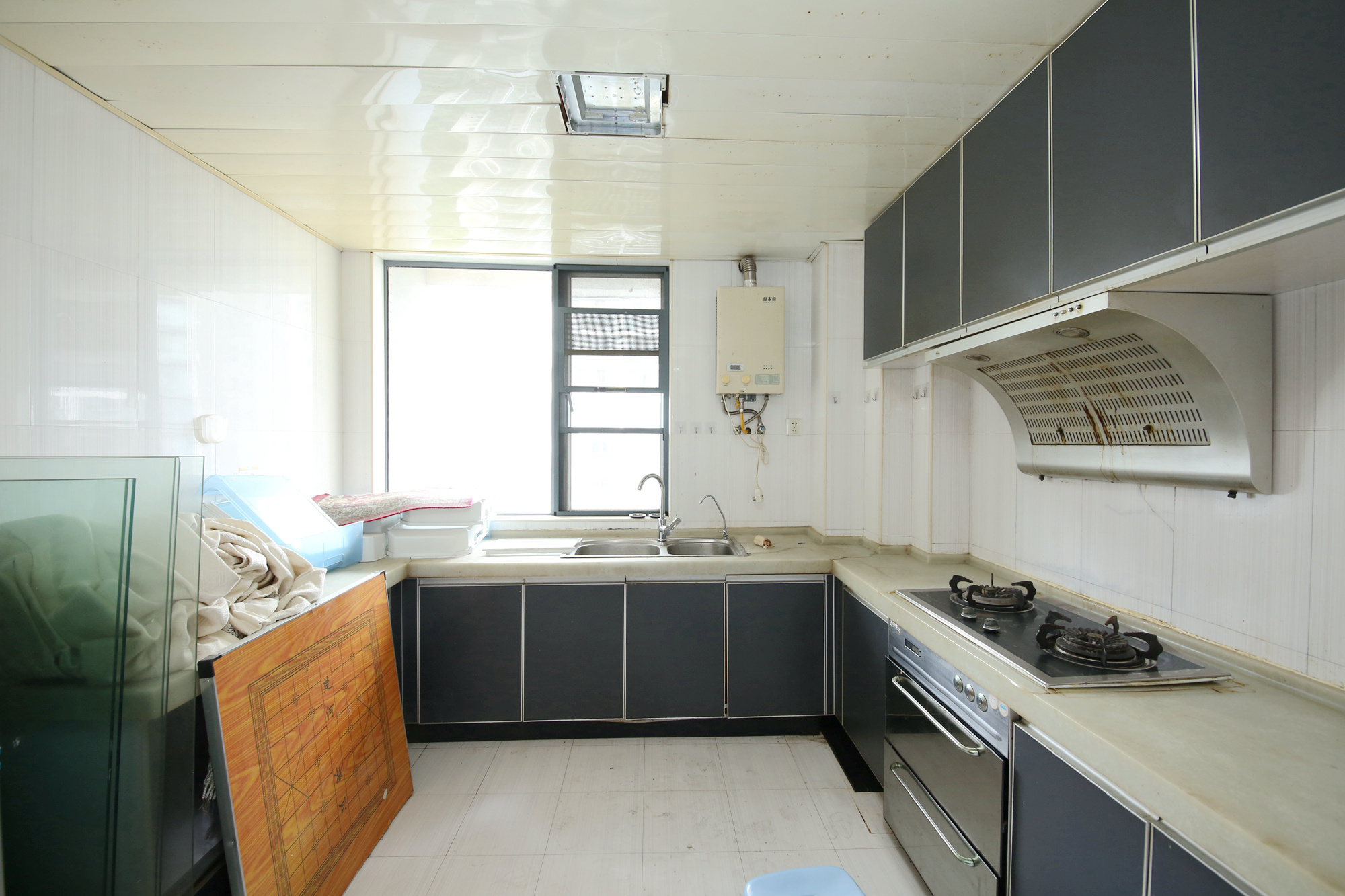 银港水晶城  4室2厅2卫   120.00万厨房