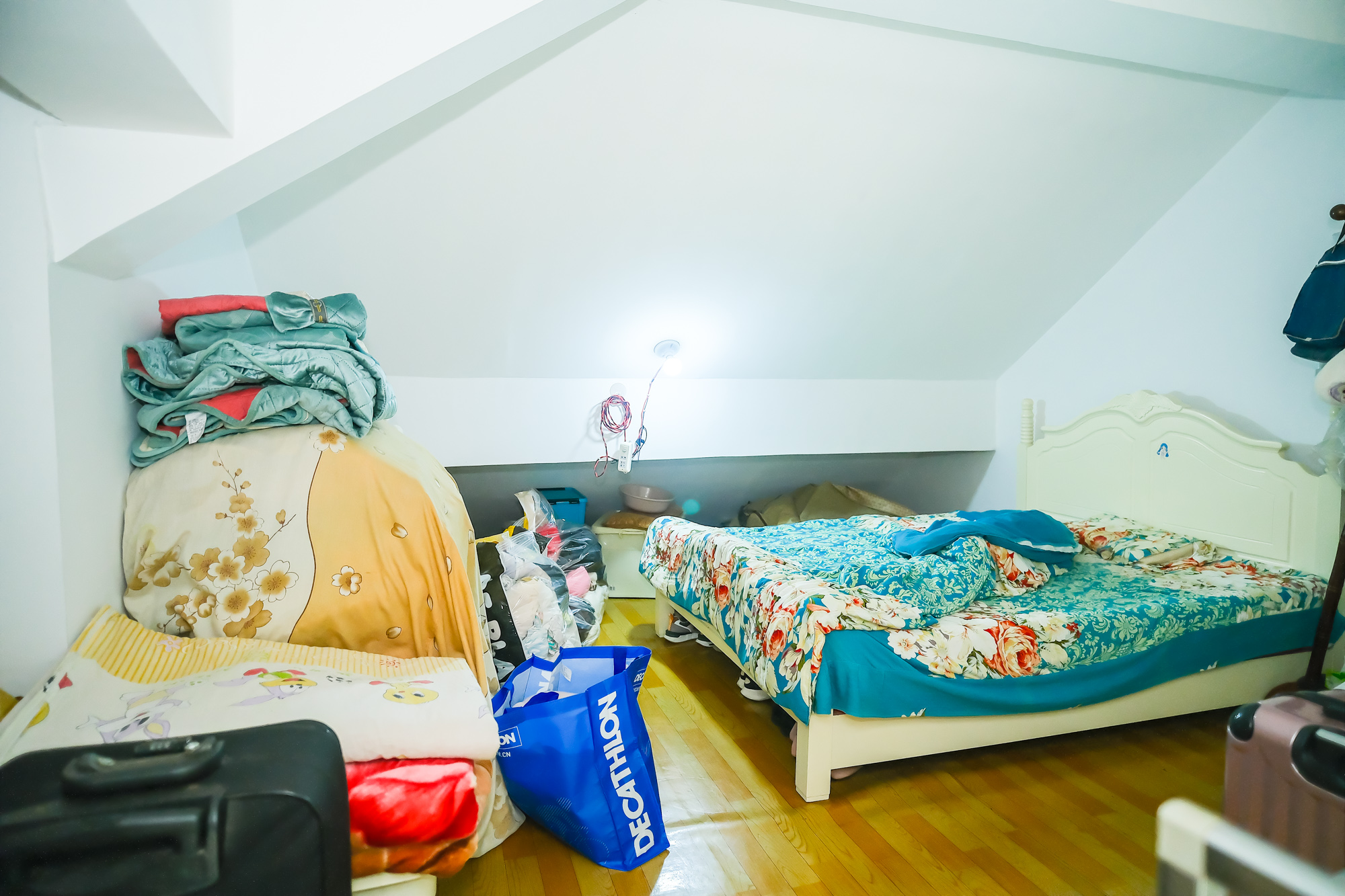 山水湾  2室2厅1卫    67.6万卧室