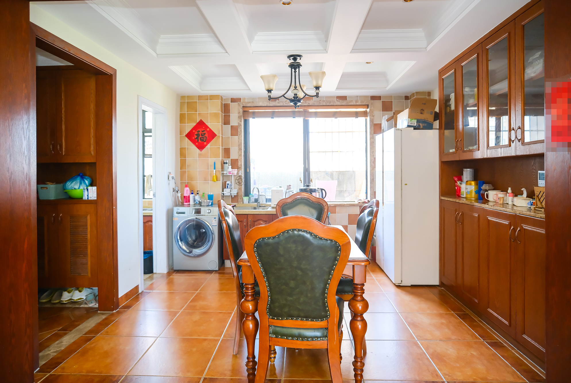 月亮湾草莓街区一、二期 4室2厅1卫 79.80万 月亮湾草莓街区一、二期 4室2厅1卫 79.80万客厅