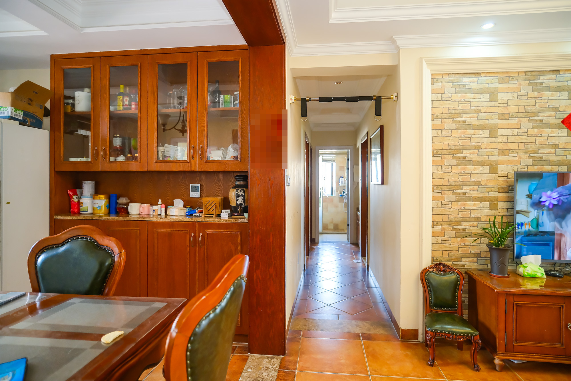 月亮湾草莓街区一、二期 4室2厅1卫 79.80万 月亮湾草莓街区一、二期 4室2厅1卫 79.80万客厅