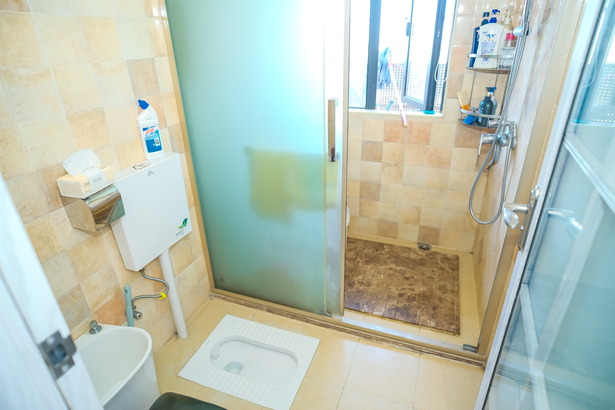 月亮湾草莓街区一、二期 4室2厅1卫 79.80万 月亮湾草莓街区一、二期 4室2厅1卫 79.80万客厅