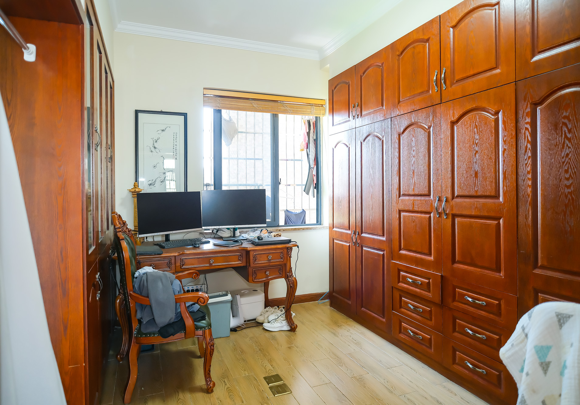 月亮湾草莓街区一、二期 4室2厅1卫 79.80万 月亮湾草莓街区一、二期 4室2厅1卫 79.80万卧室