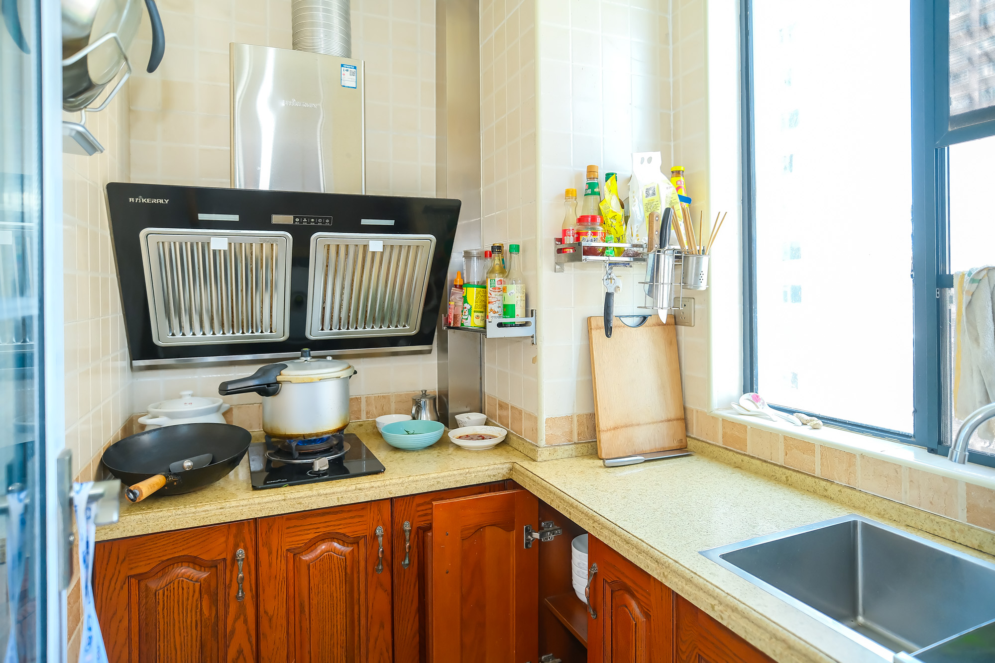 月亮湾草莓街区一、二期 4室2厅1卫 79.80万 月亮湾草莓街区一、二期 4室2厅1卫 79.80万厨房