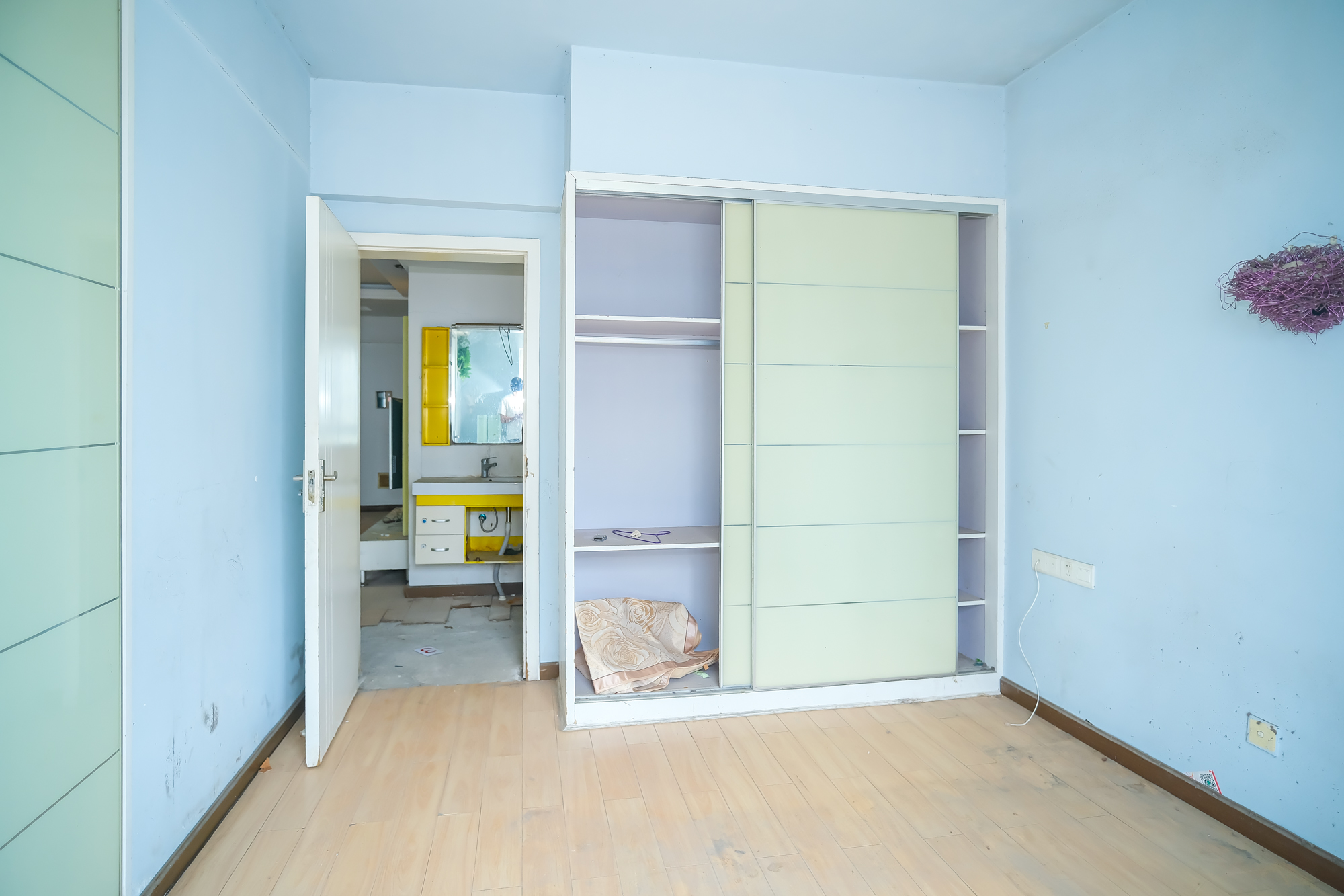 未来现代城 3室2厅1卫 49.80万 未来现代城 3室2厅1卫 49.80万卧室