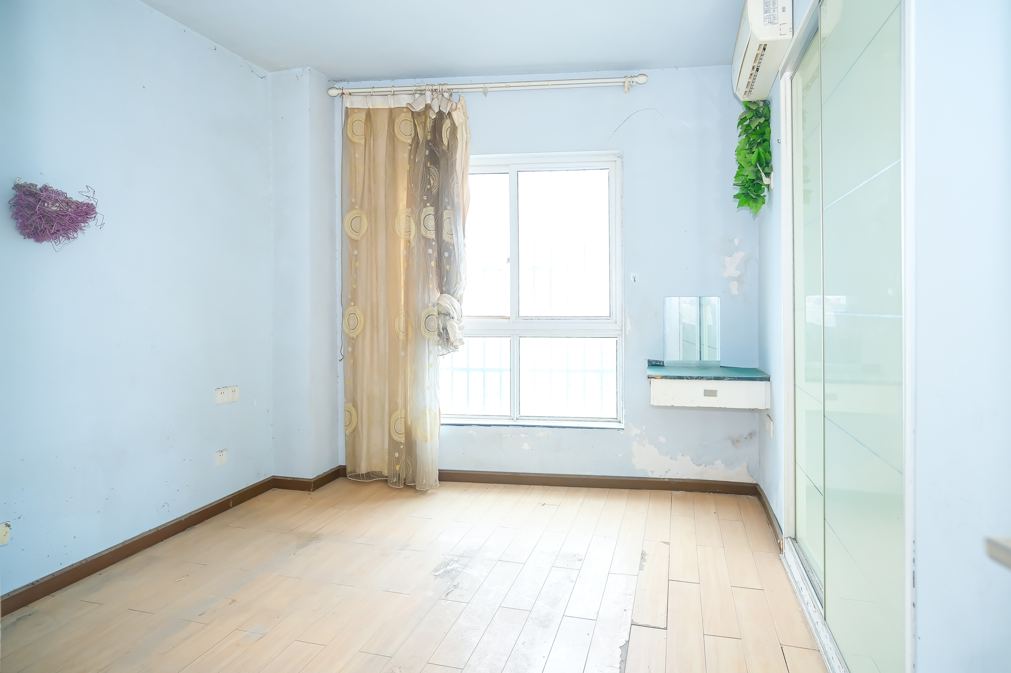 未来现代城 3室2厅1卫 49.80万 未来现代城 3室2厅1卫 49.80万卧室