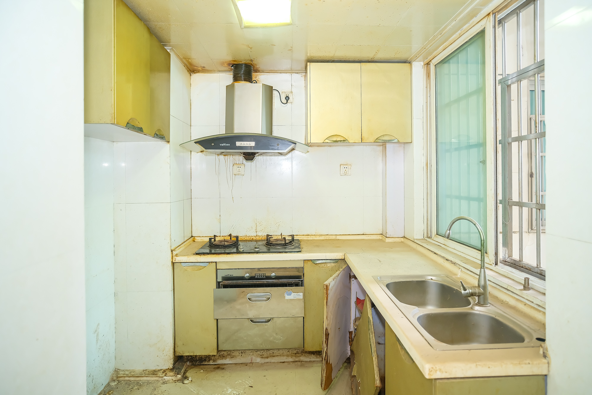 未来现代城 3室2厅1卫 49.80万 未来现代城 3室2厅1卫 49.80万厨房