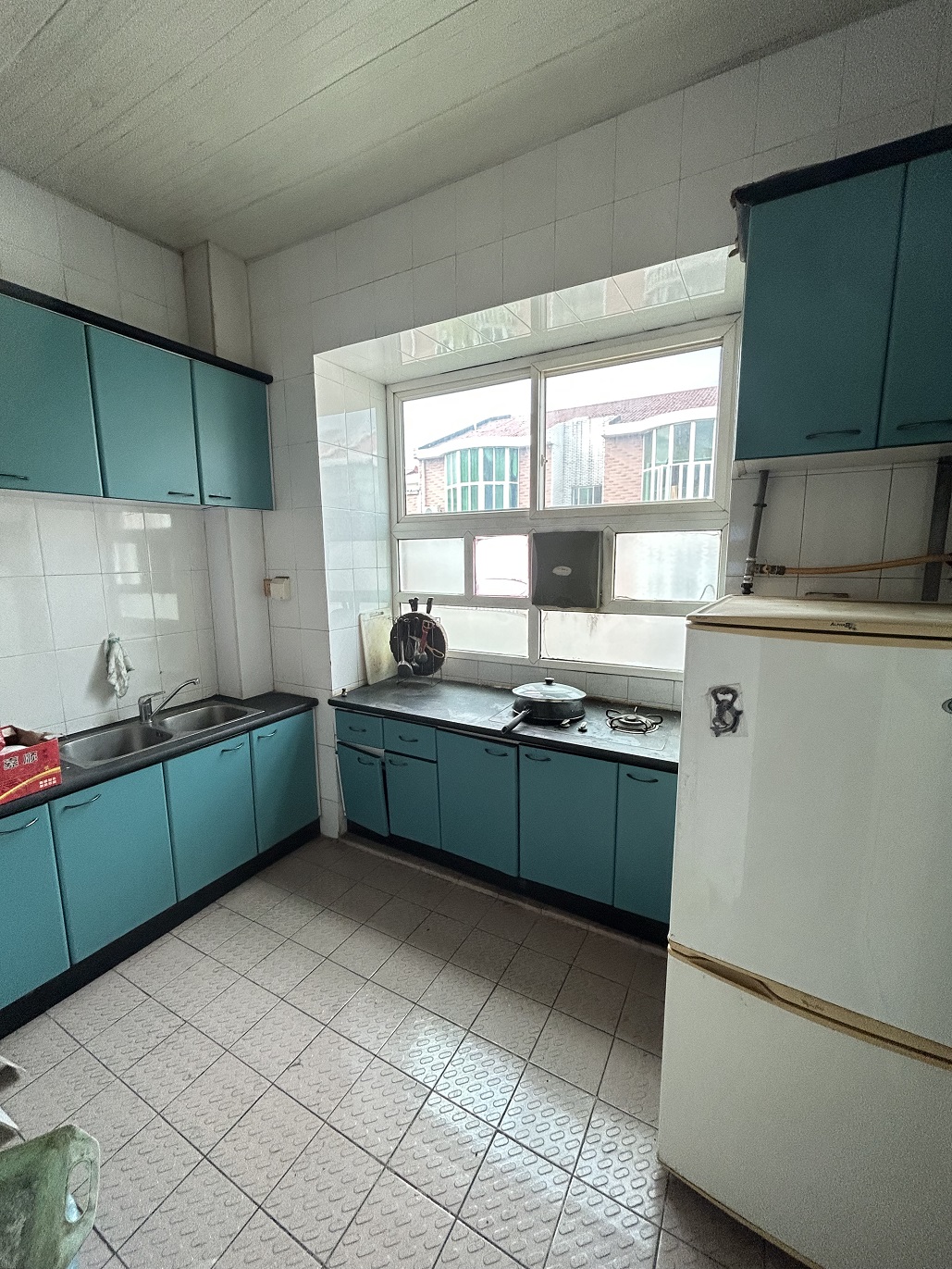 湘银小区 4室2厅3卫 38.00万 湘银小区 4室2厅3卫 38.00万室内图