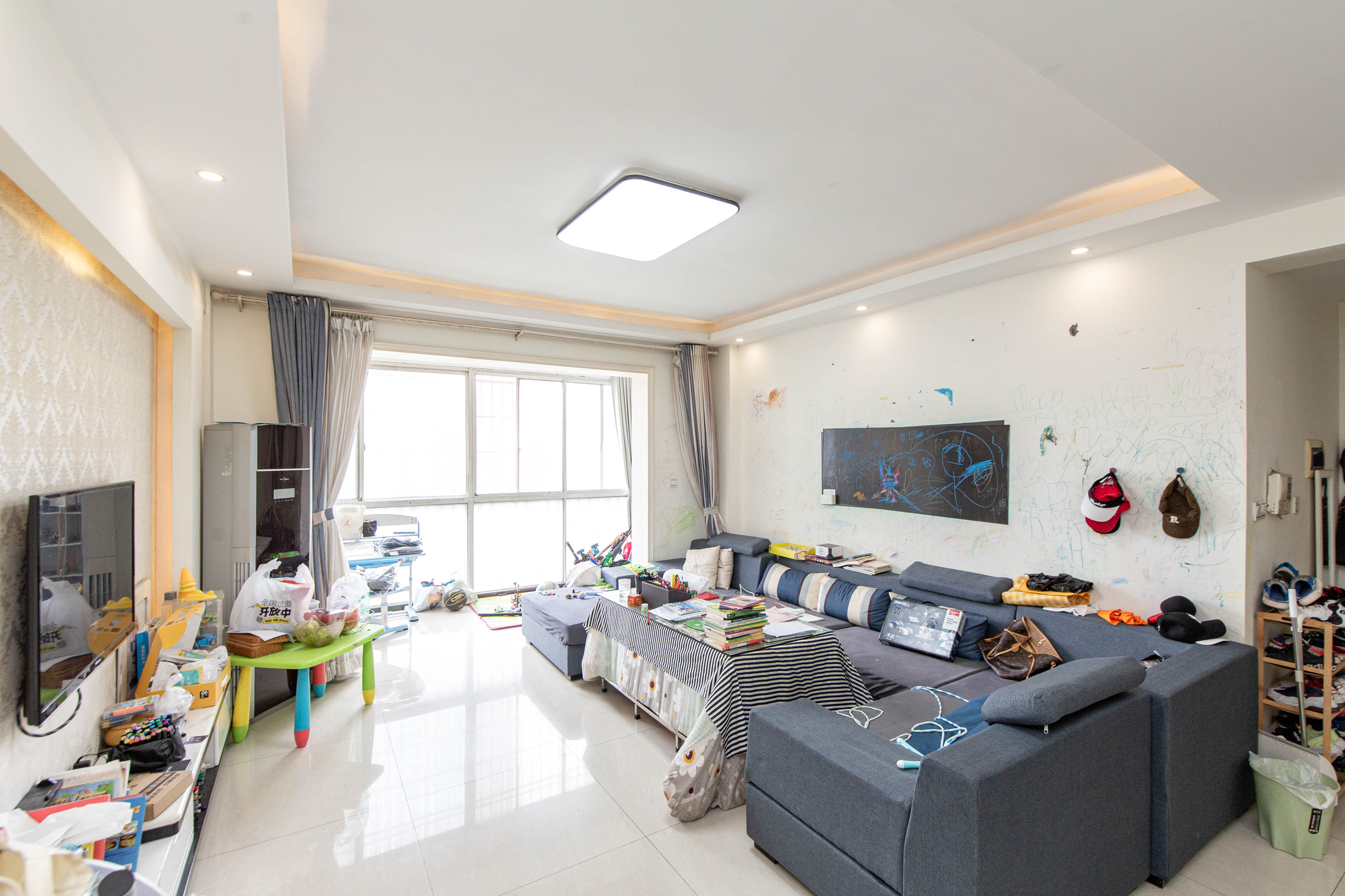 城市山水豪园（山水城市风景）  3室2厅1卫   115.00万客厅