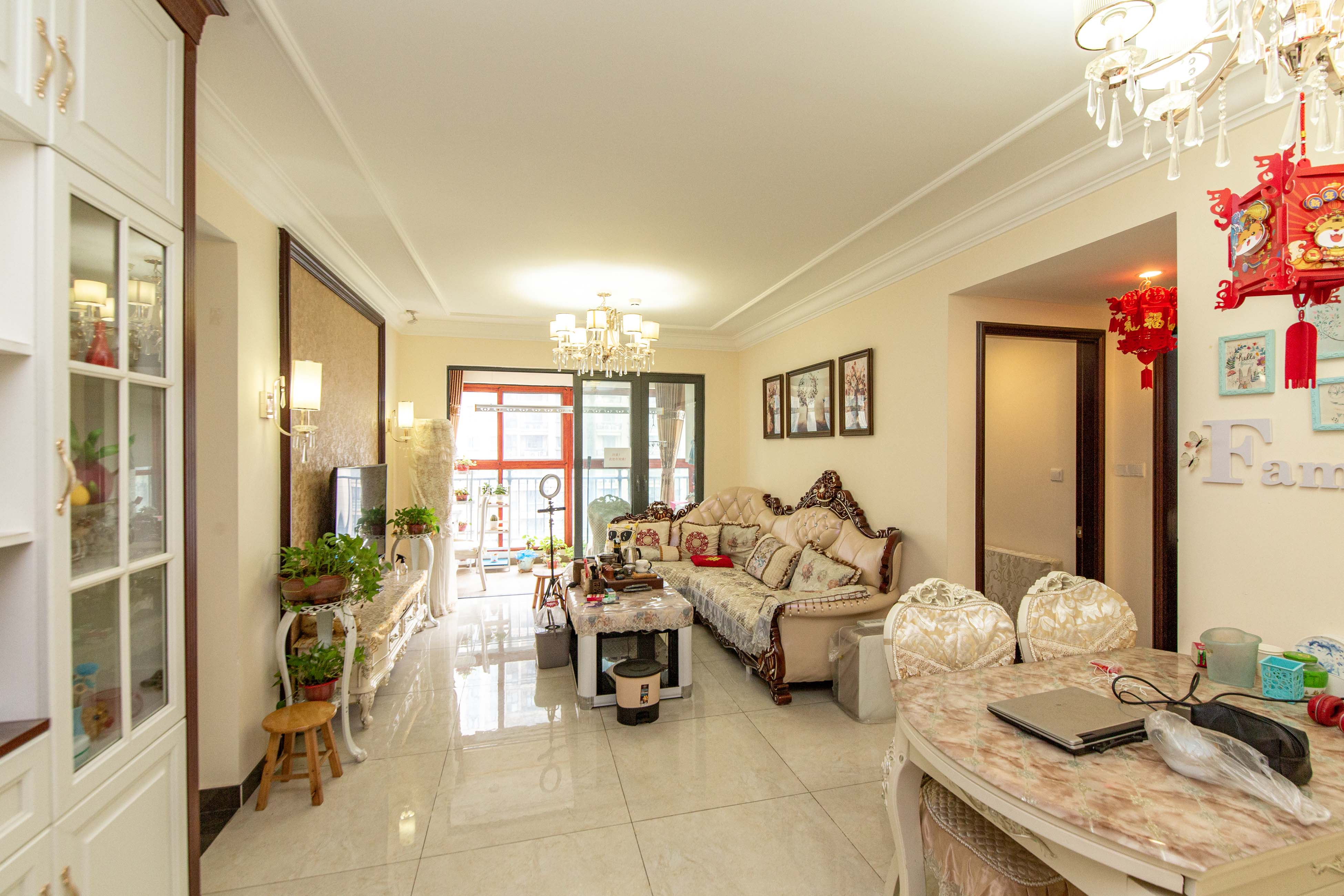 恒大国际广场  3室2厅2卫    138.0万客厅