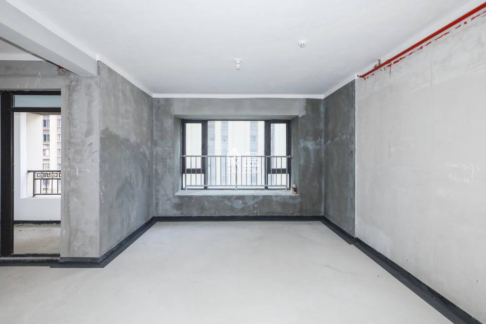 建发央著  4室2厅2卫   235.00万