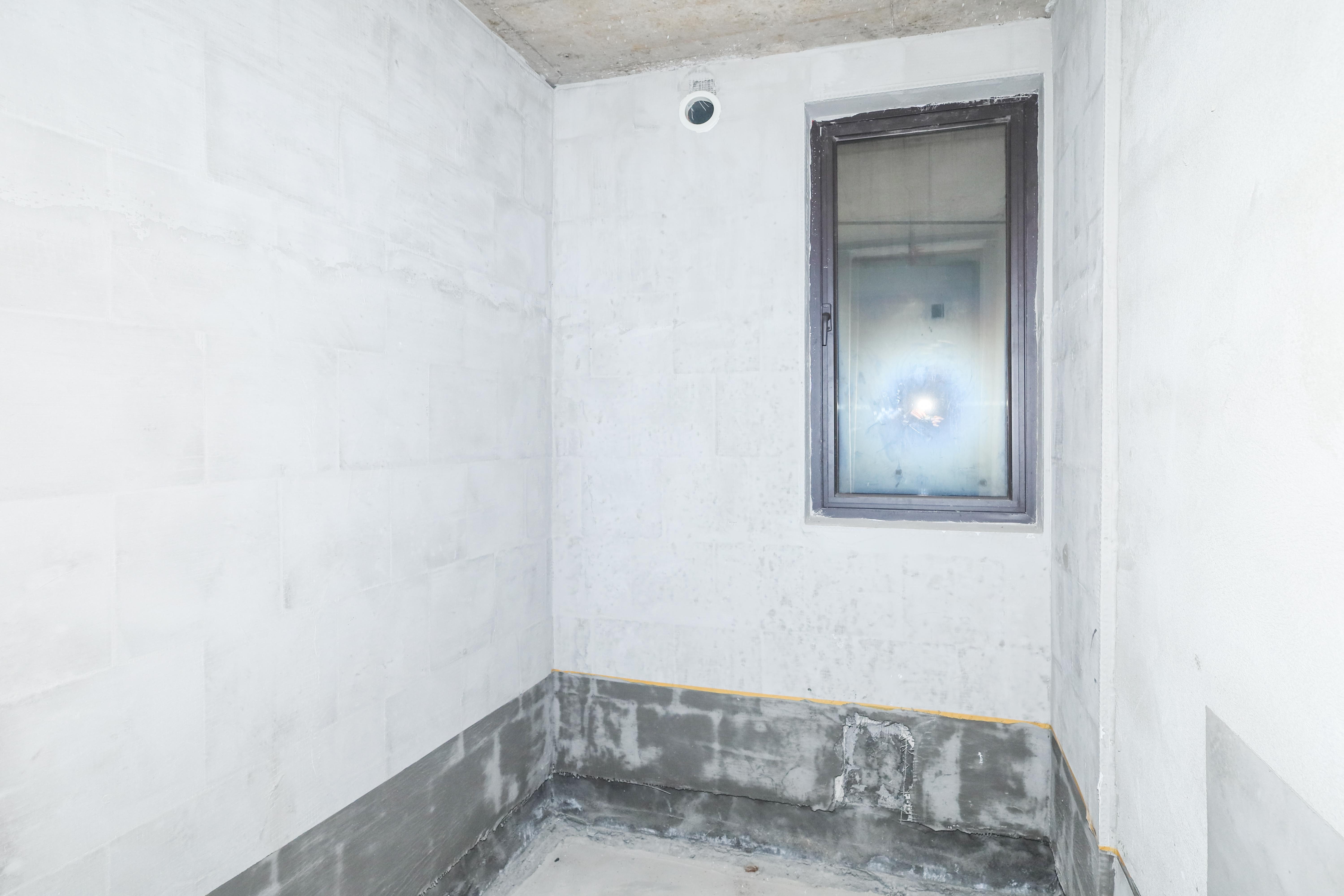 建发央著  4室2厅2卫   235.00万卫生间
