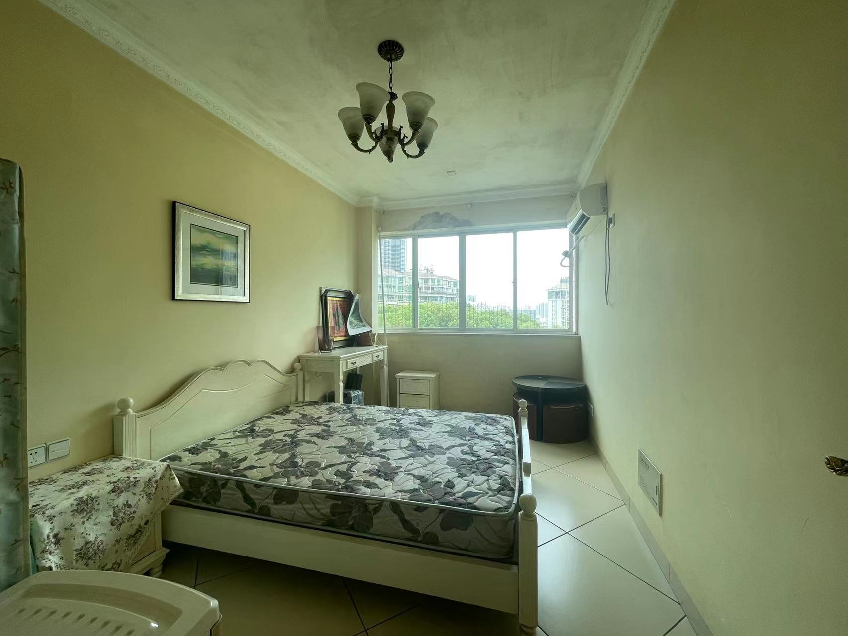 四季花园  4室2厅2卫   69.00万 四季花园  4室2厅2卫   69.00万室内图