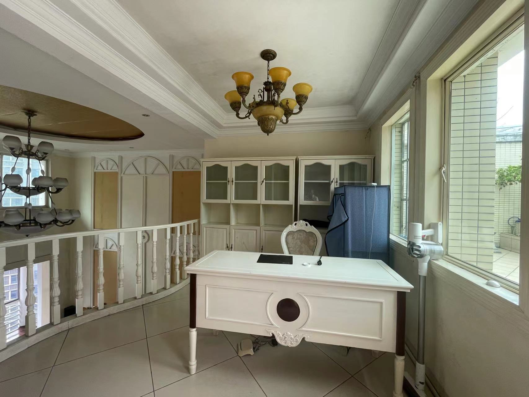 四季花园  4室2厅2卫   69.00万 四季花园  4室2厅2卫   69.00万室内图