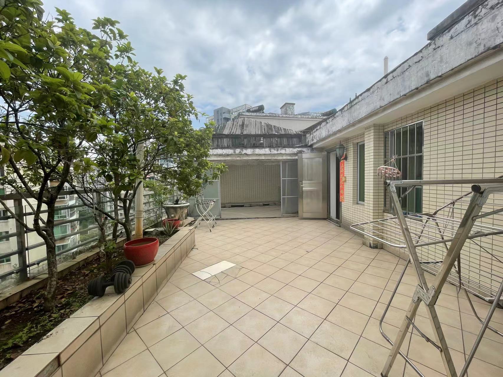 四季花园  4室2厅2卫   69.00万 四季花园  4室2厅2卫   69.00万室内图