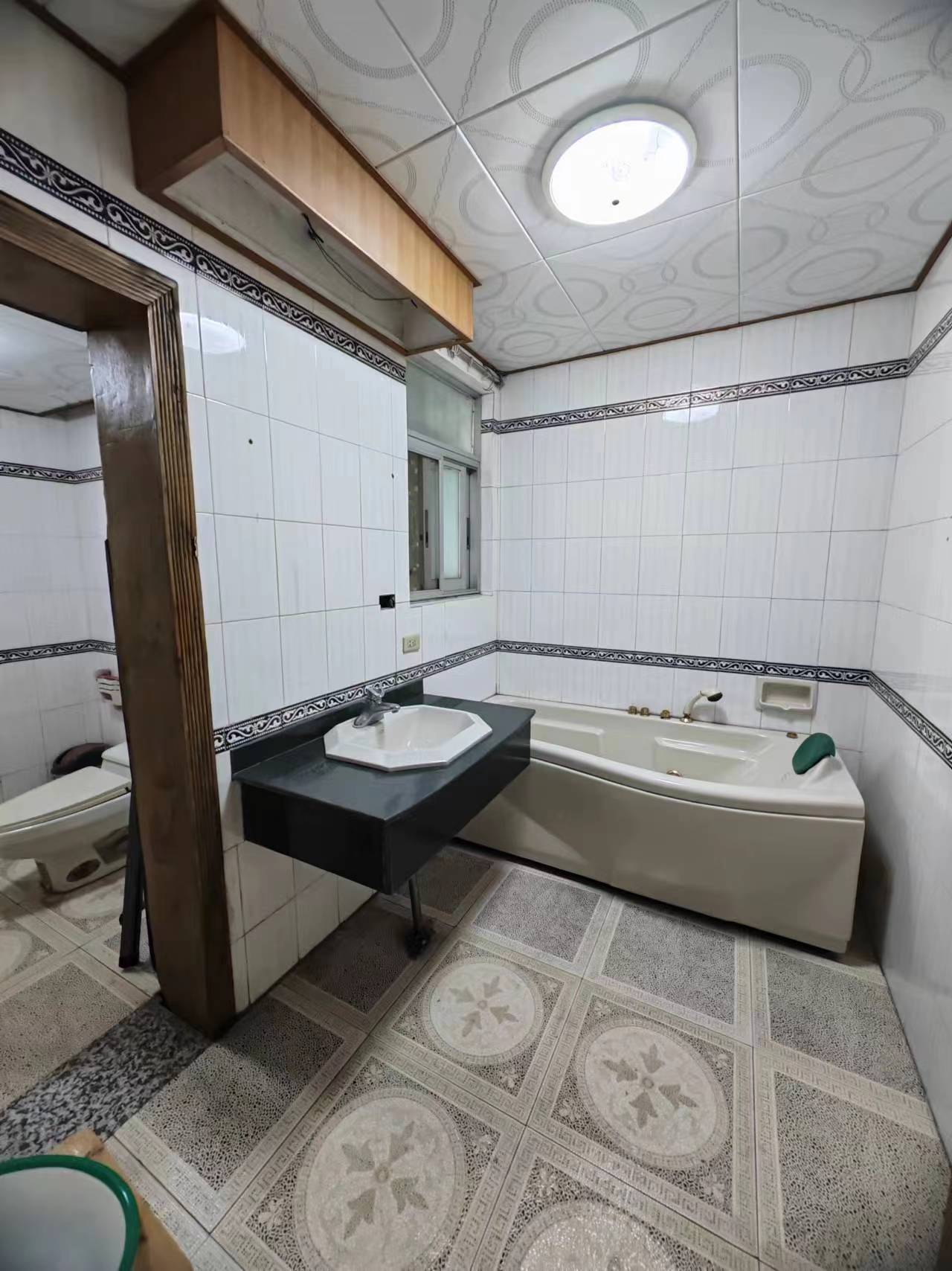 泰华一村 4室0厅0卫 62.80万 泰华一村 4室0厅0卫 62.80万室内图