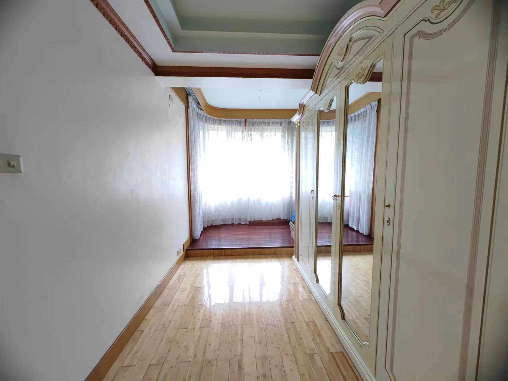 泰华一村 4室0厅0卫 62.80万 泰华一村 4室0厅0卫 62.80万室内图