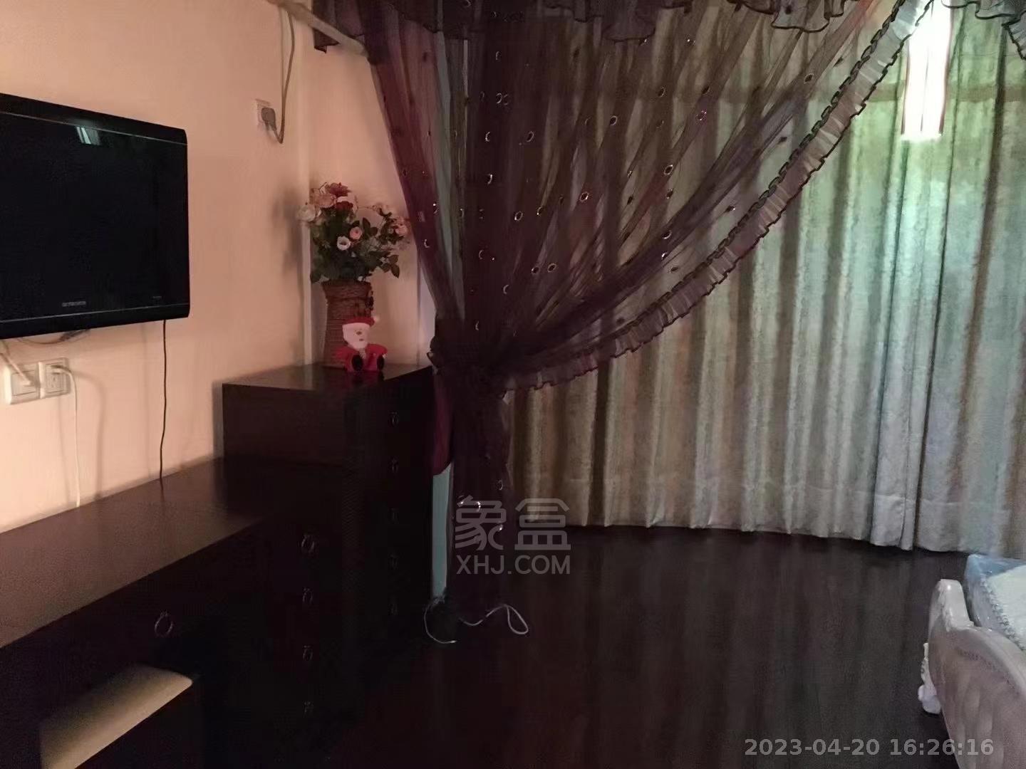 西苑小区  4室3厅1卫   3500.00元/月室内图