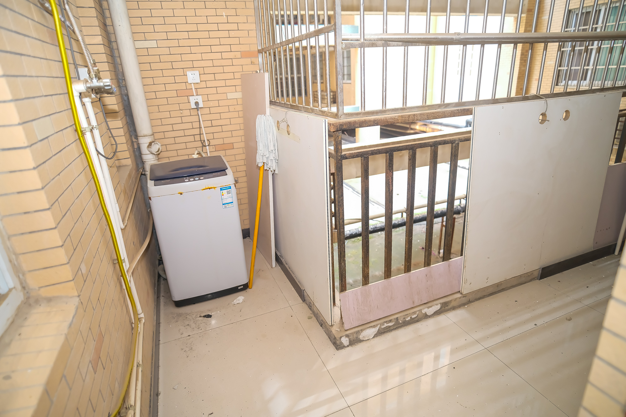 筑梦园 3室2厅2卫 76.8万 筑梦园 3室2厅2卫 76.8万阳台