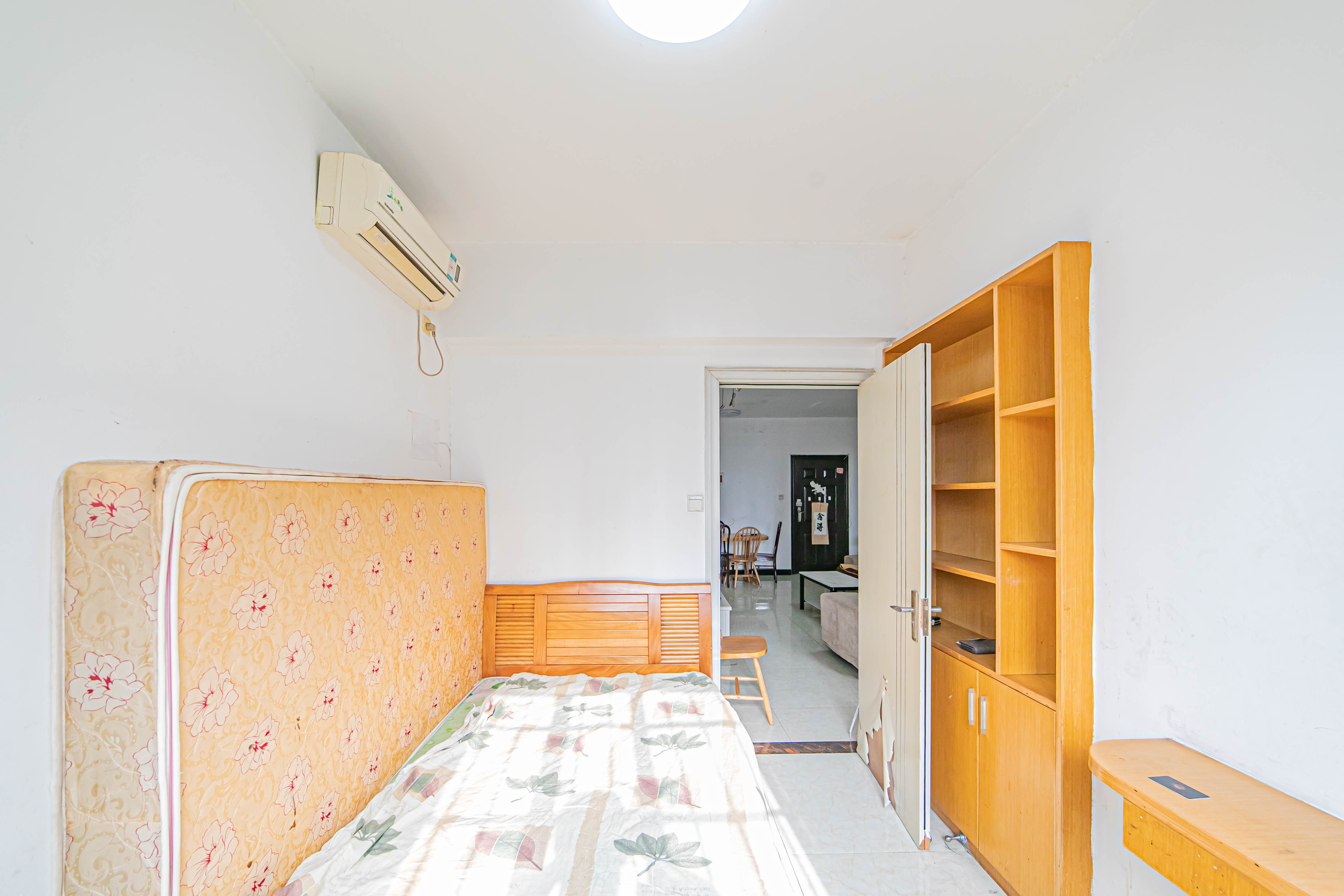 建鸿达现代公寓  2室1厅1卫   65.00万卧室