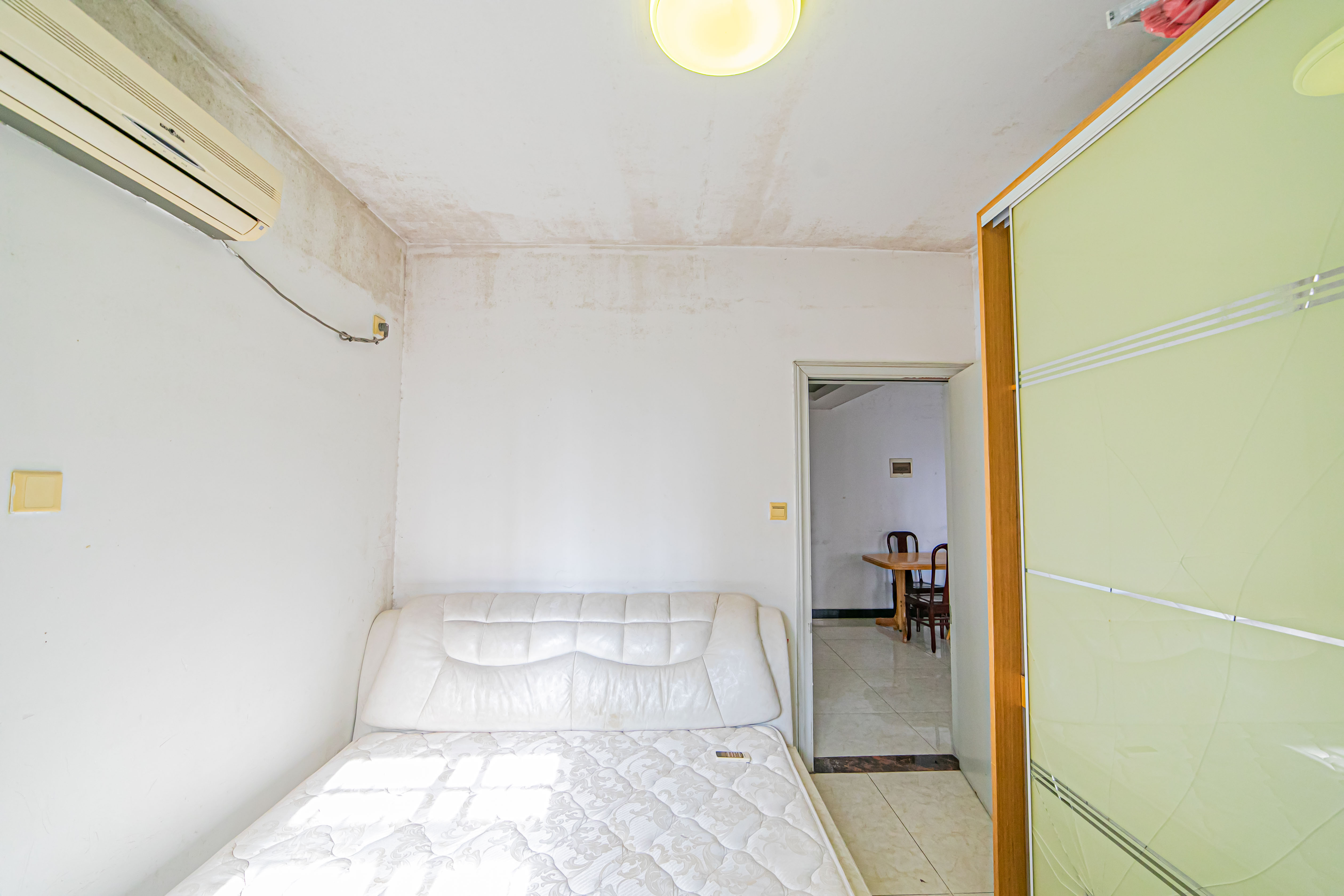 建鸿达现代公寓  2室1厅1卫   65.00万卧室
