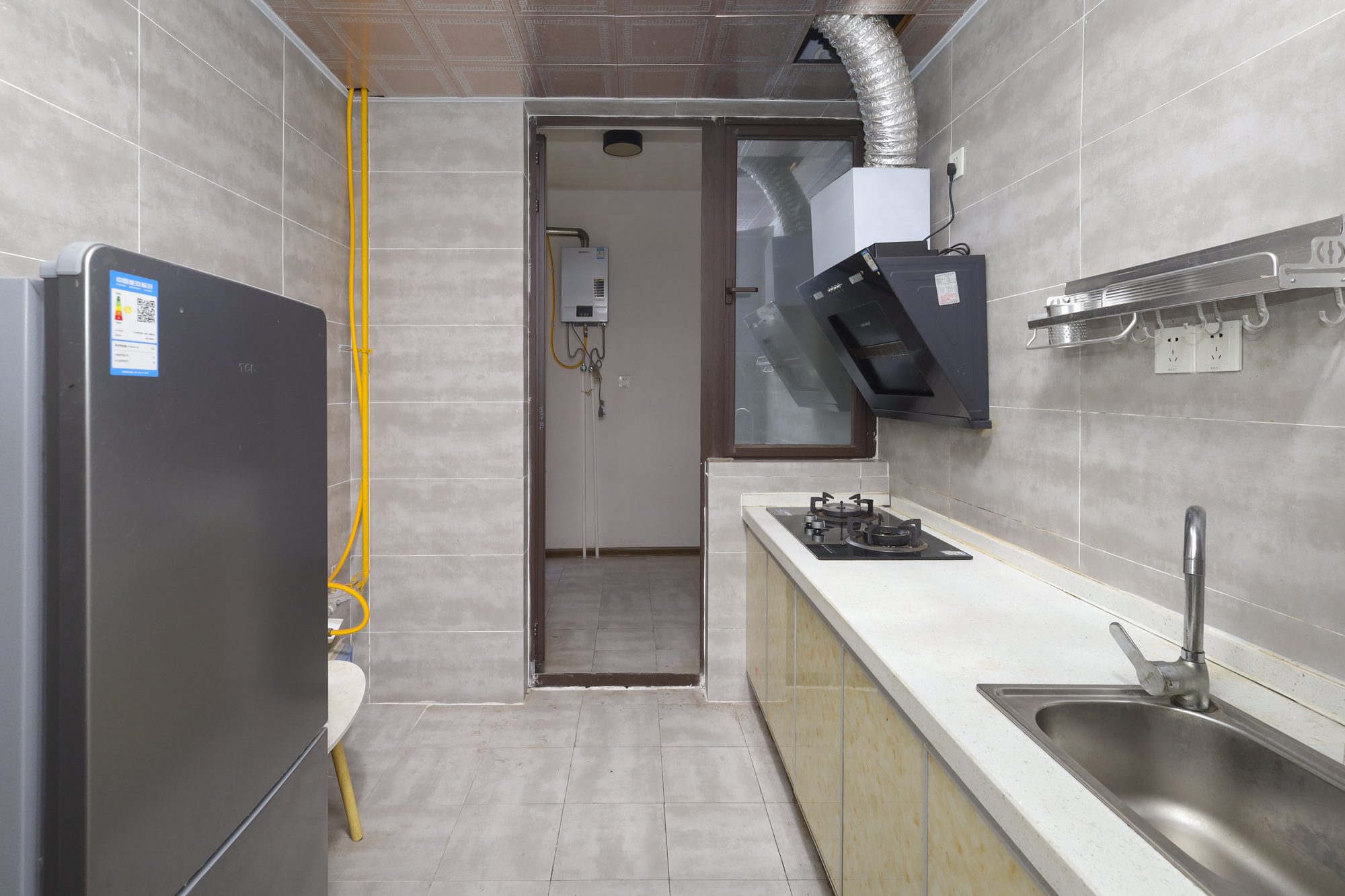 保利西海岸A区  4室2厅2卫    199.0万 保利西海岸A区  4室2厅2卫    199.0万厨房