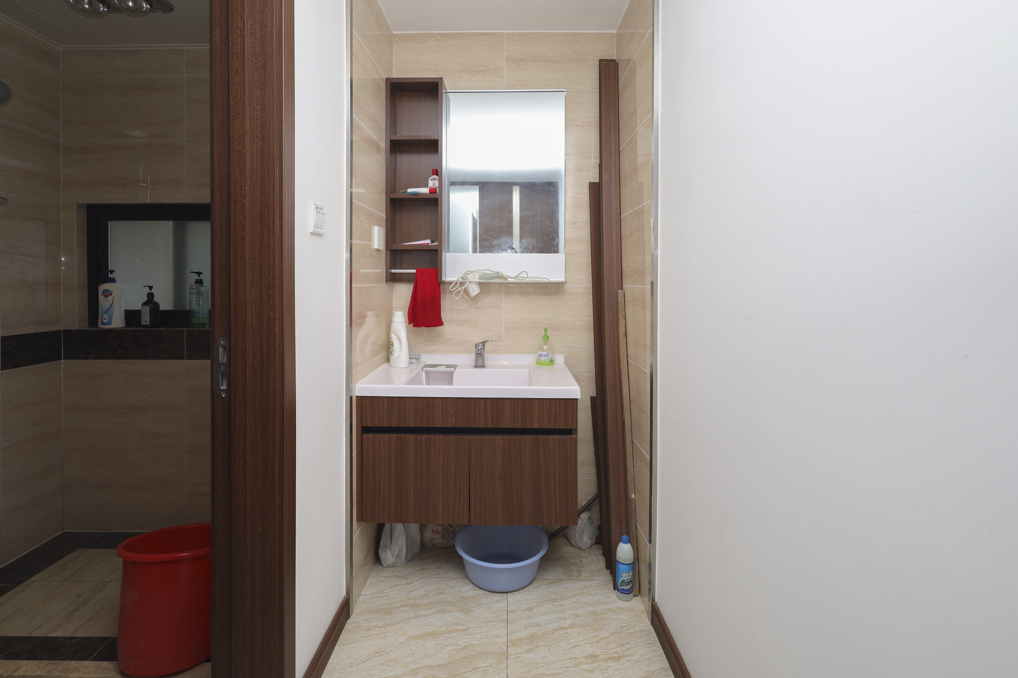 万科里金域国际  4室2厅2卫    315.0万卫生间