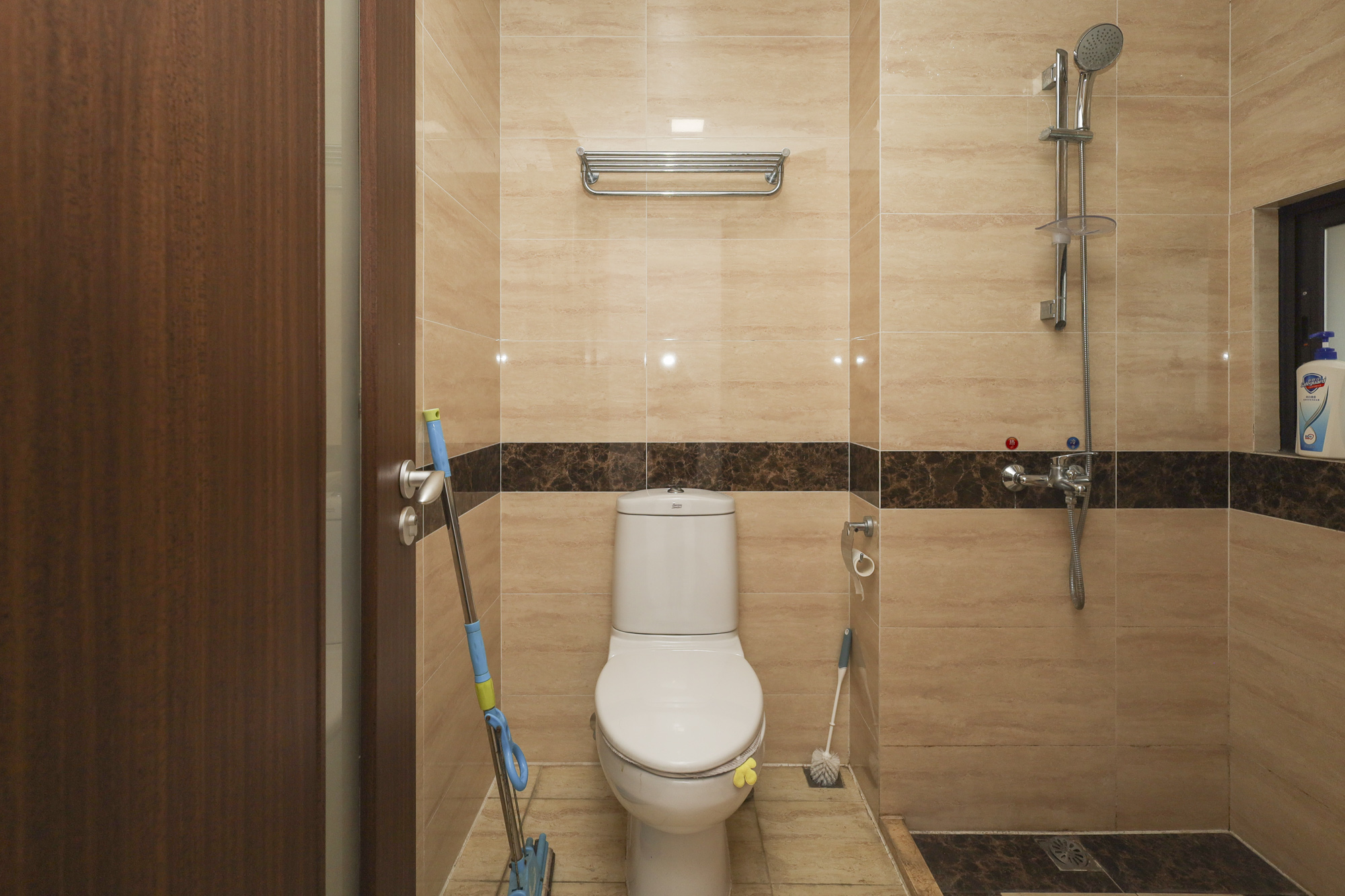 万科里金域国际  4室2厅2卫    315.0万卫生间