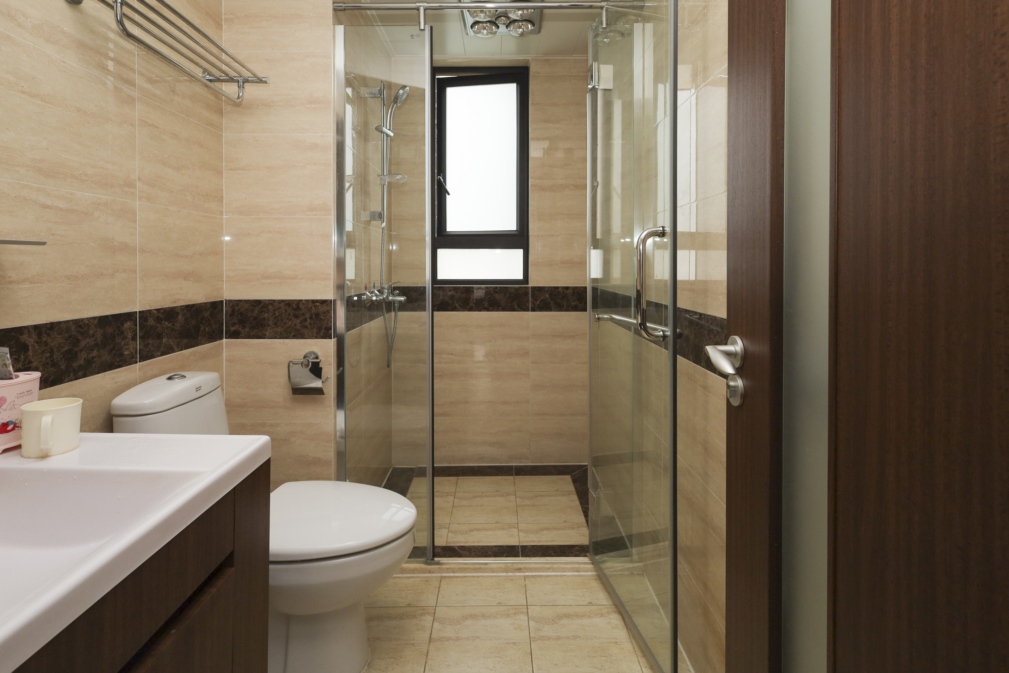 万科里金域国际  4室2厅2卫    315.0万卫生间