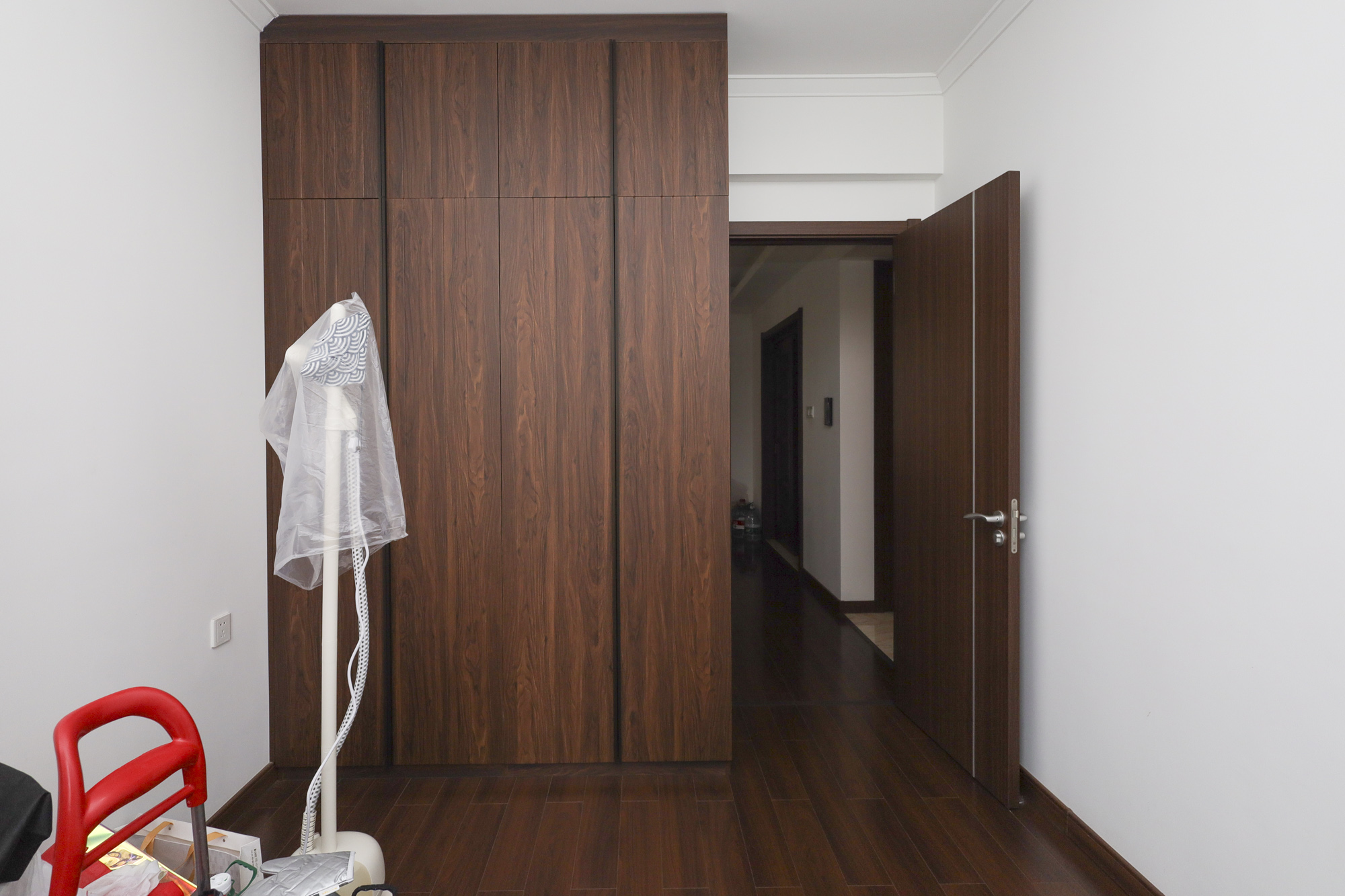 万科里金域国际  4室2厅2卫    315.0万卧室