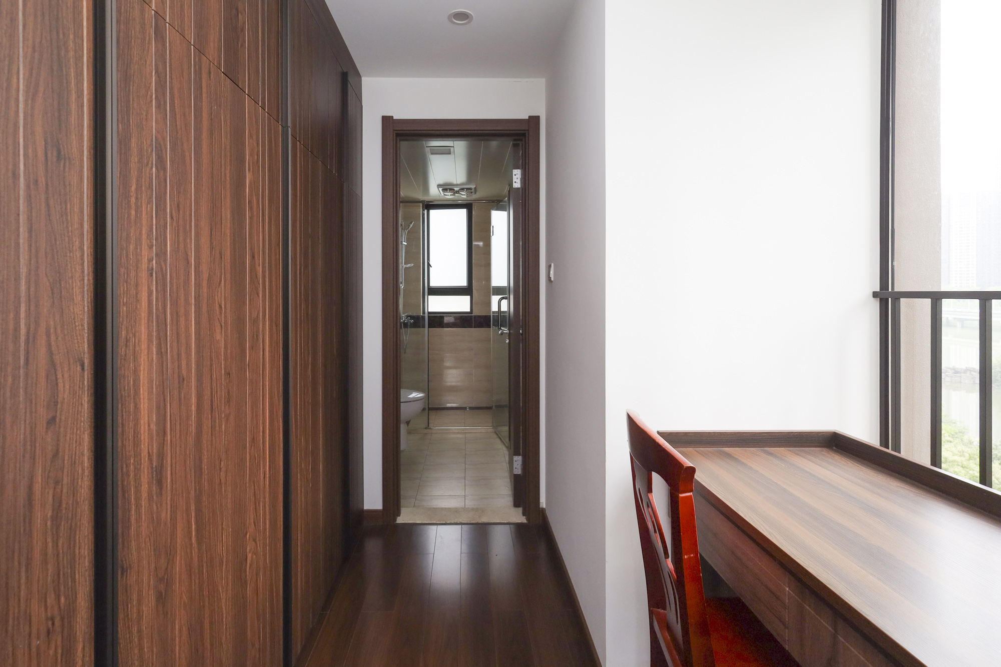 万科里金域国际  4室2厅2卫    315.0万阳台