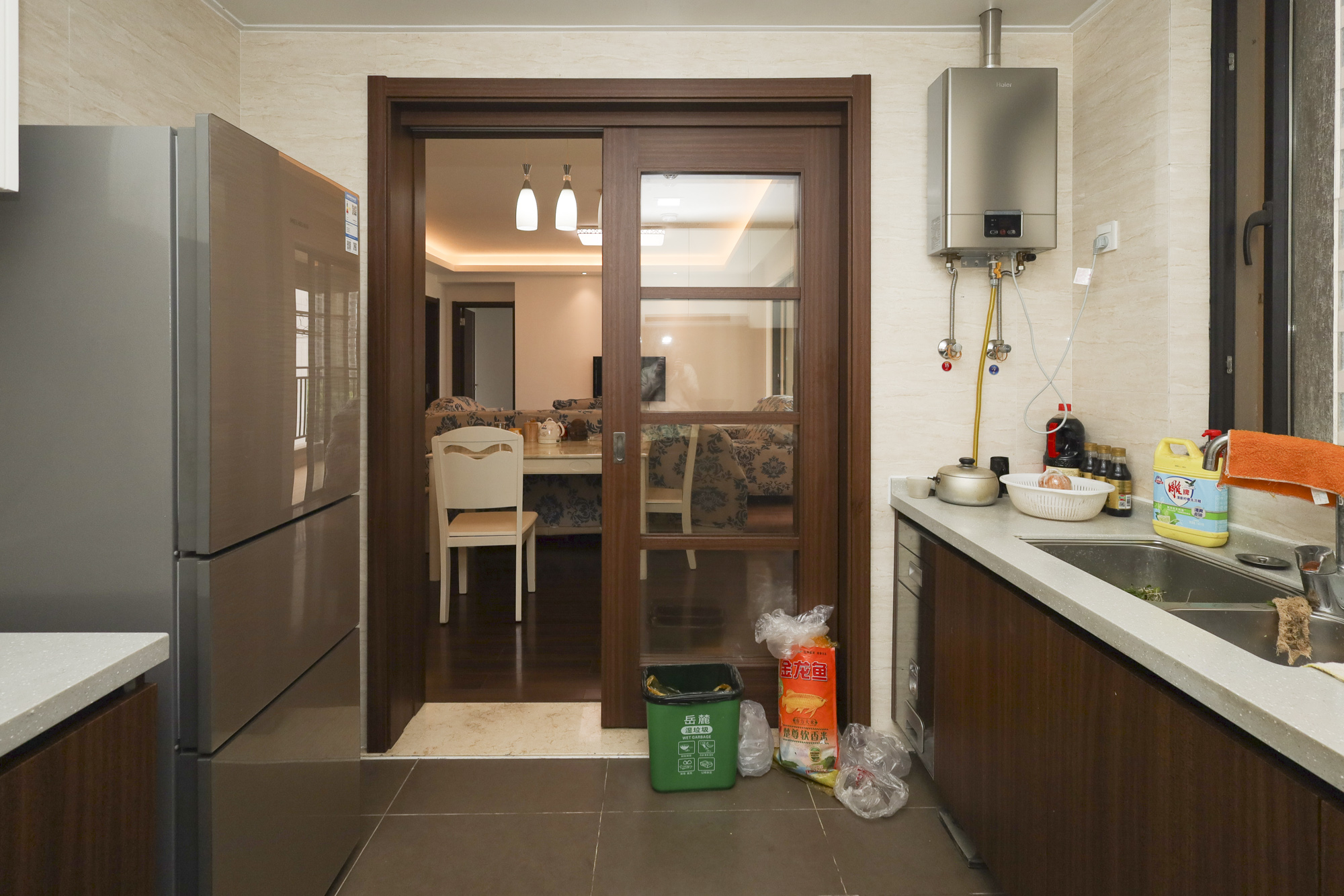 万科里金域国际  4室2厅2卫    315.0万厨房