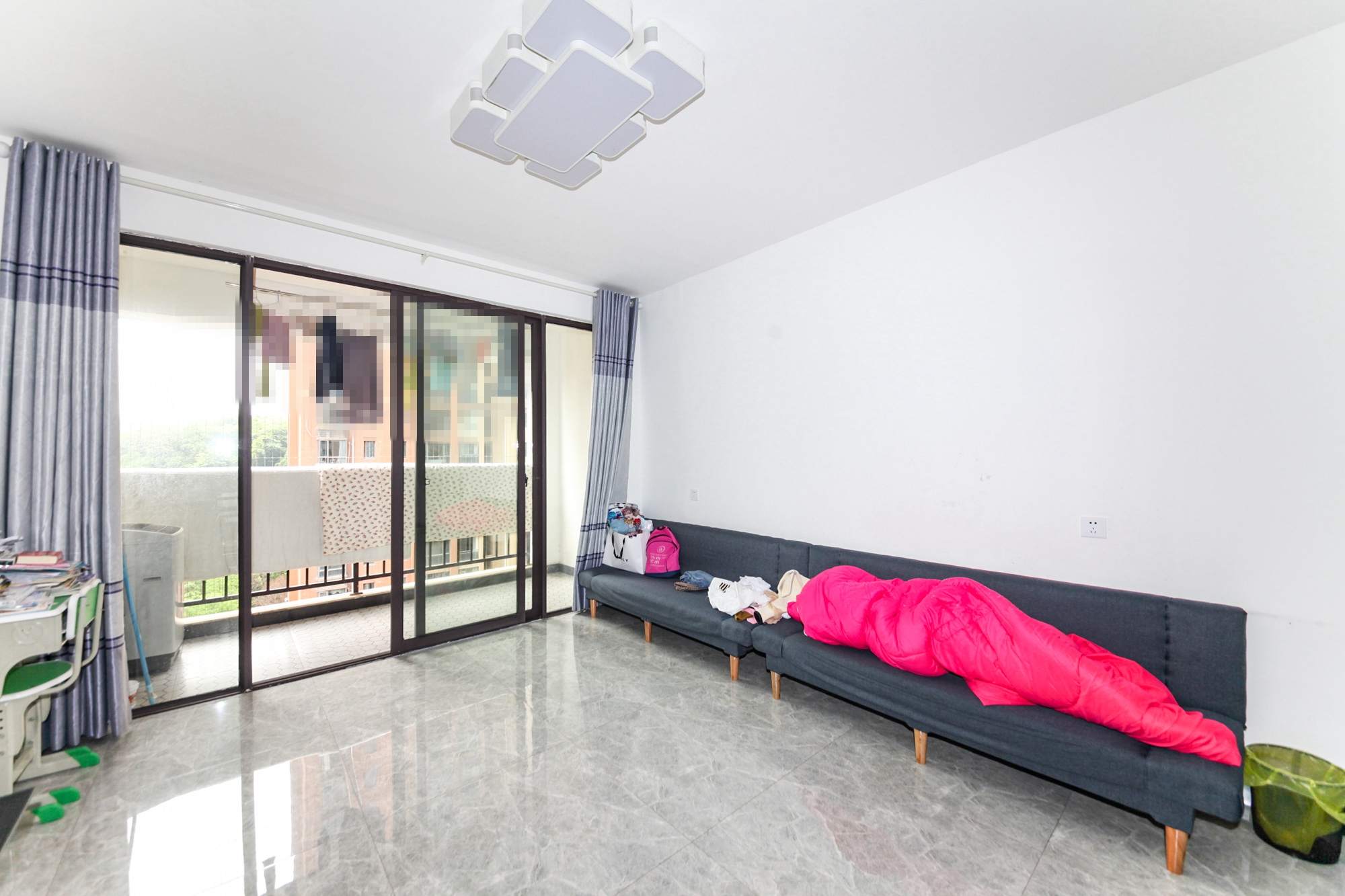 乾源国际  3室2厅1卫   87.20万 乾源国际  3室2厅1卫   87.20万客厅