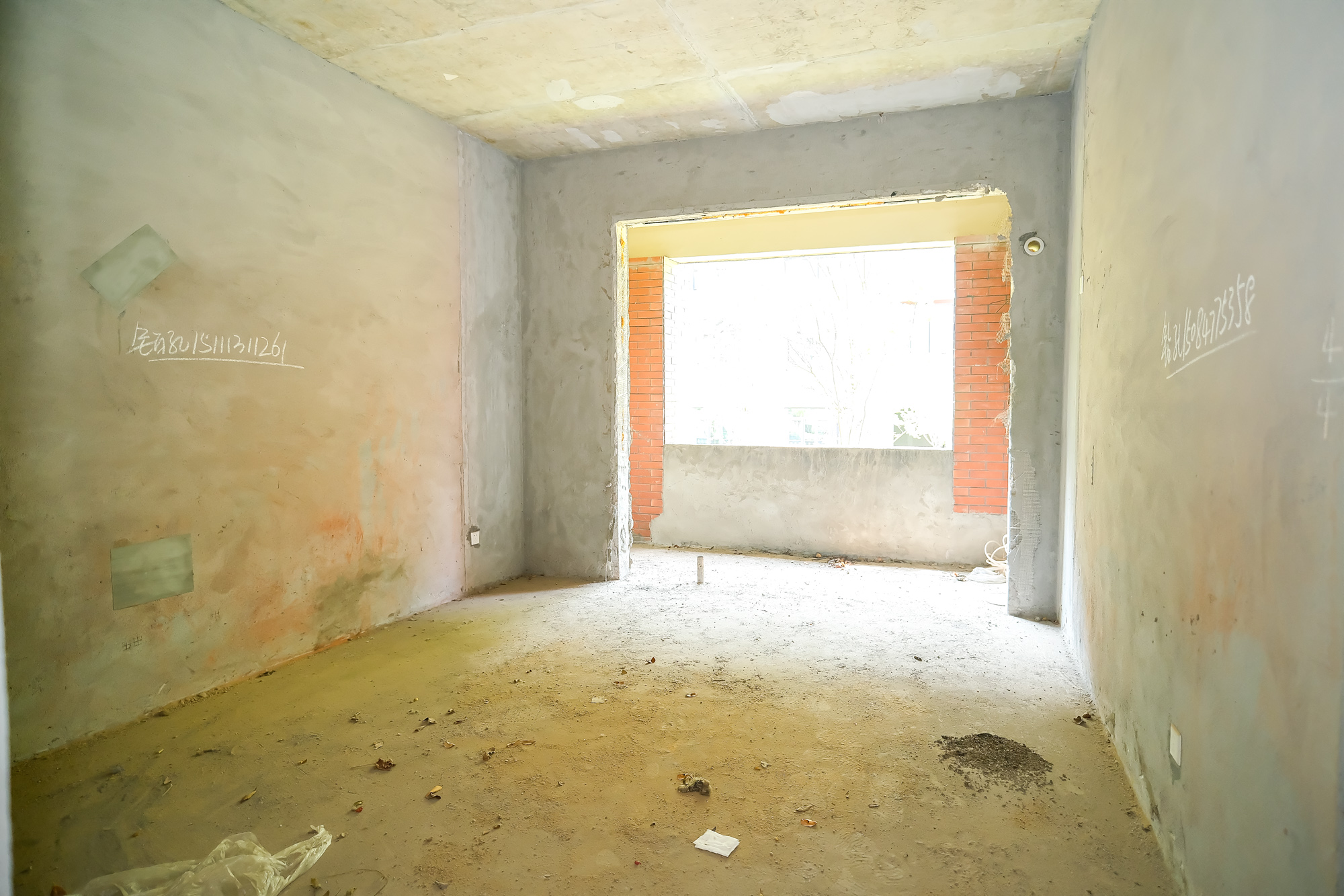 艾美潇湘  5室2厅1卫   167.80万 艾美潇湘  5室2厅1卫   167.80万卧室