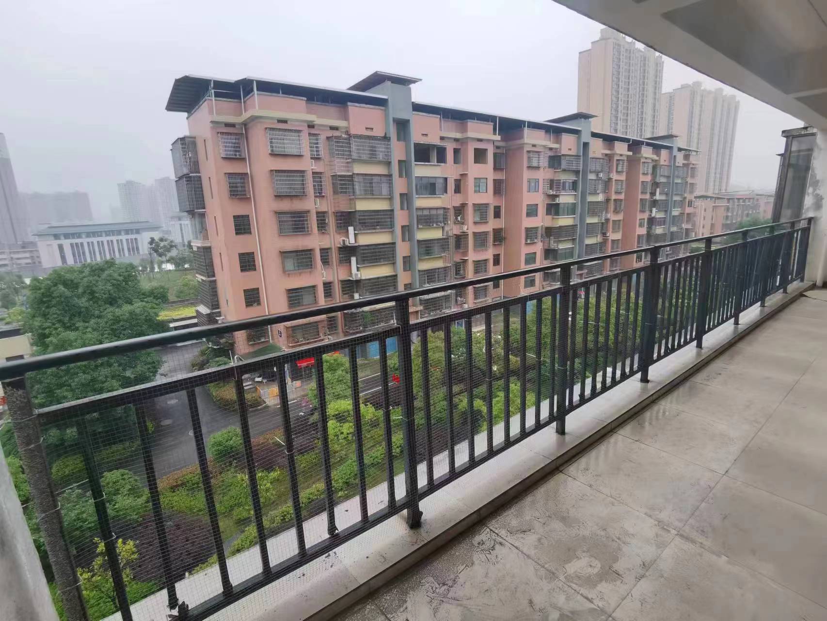 新公安局民警住宅小区 4室2厅2卫 1600.00元/月 新公安局民警住宅小区 4室2厅2卫 1600.00元/月室内图