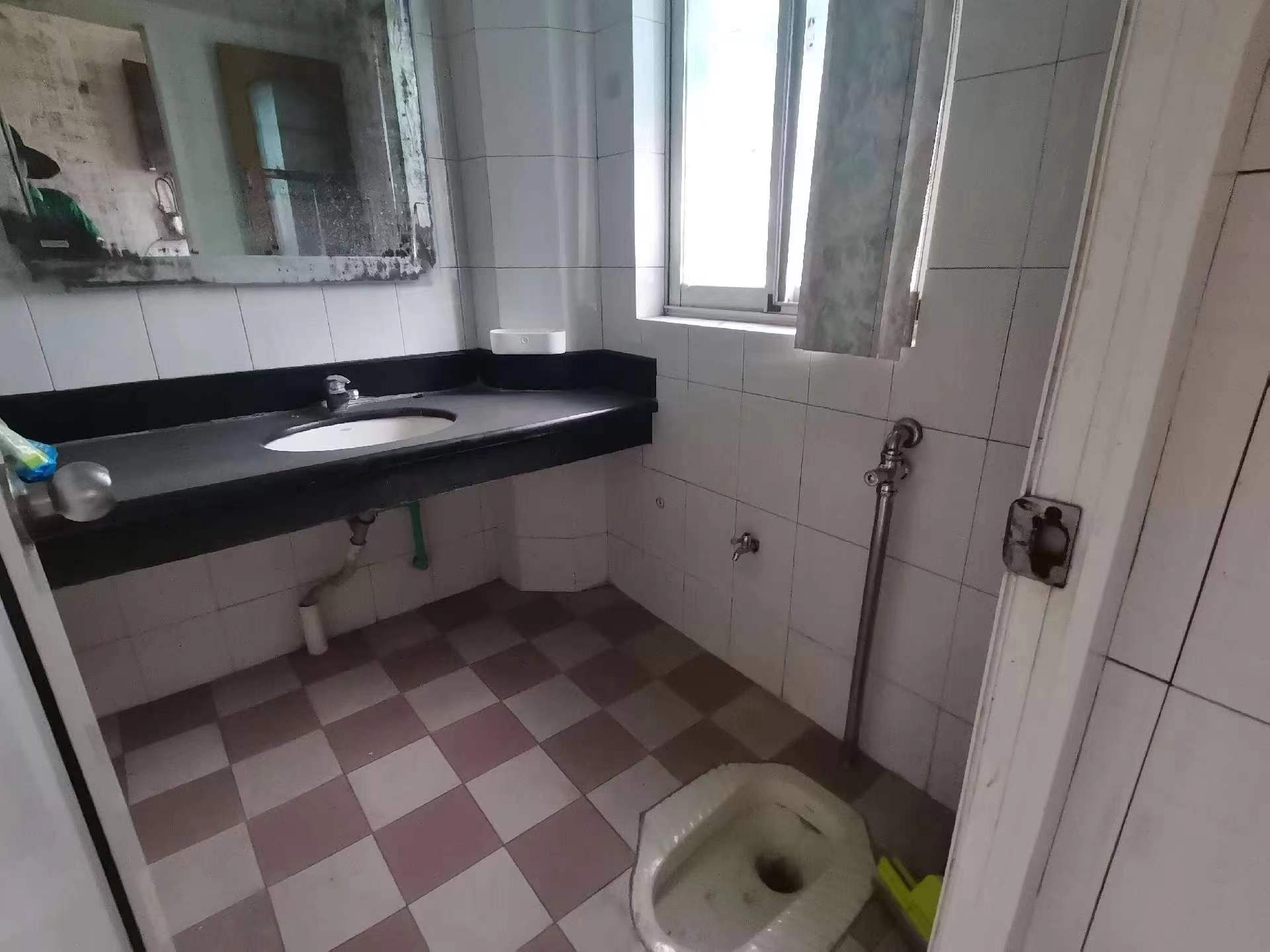 建设中路散盘 3室2厅1卫 38.00万 建设中路散盘 3室2厅1卫 38.00万室内图