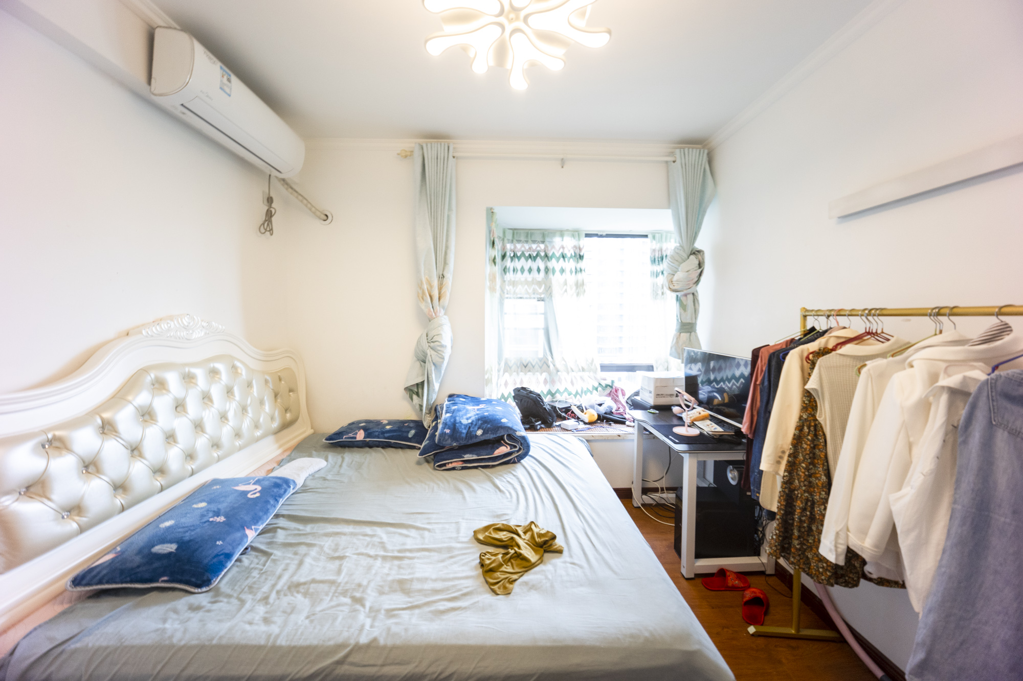 明昇壹城（明昇时代广场）一期  3室2厅2卫    198.0万卧室