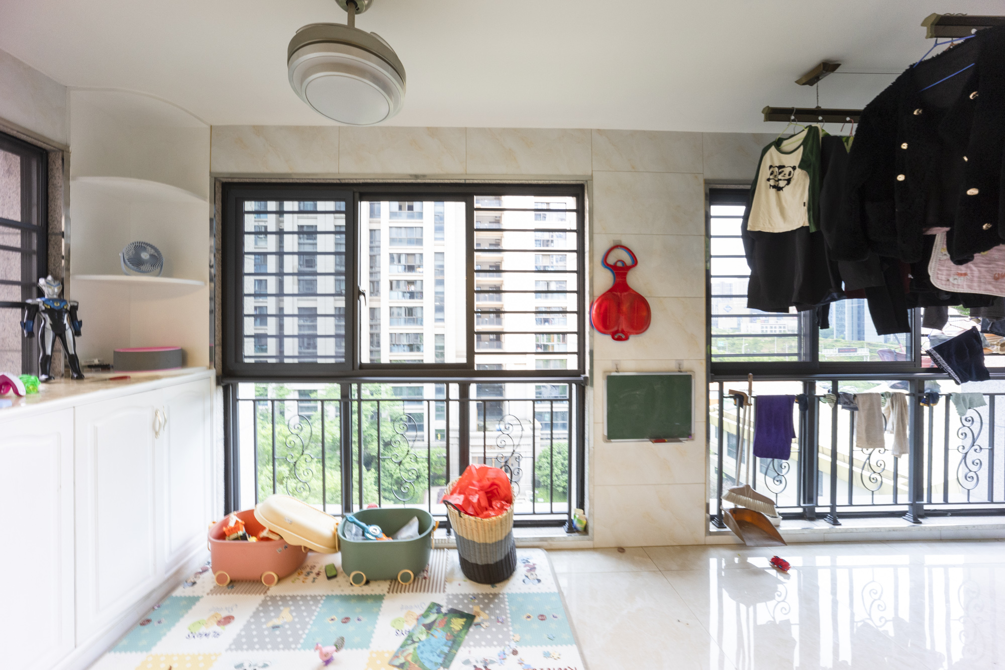 明昇壹城（明昇时代广场）一期  3室2厅2卫    198.0万阳台