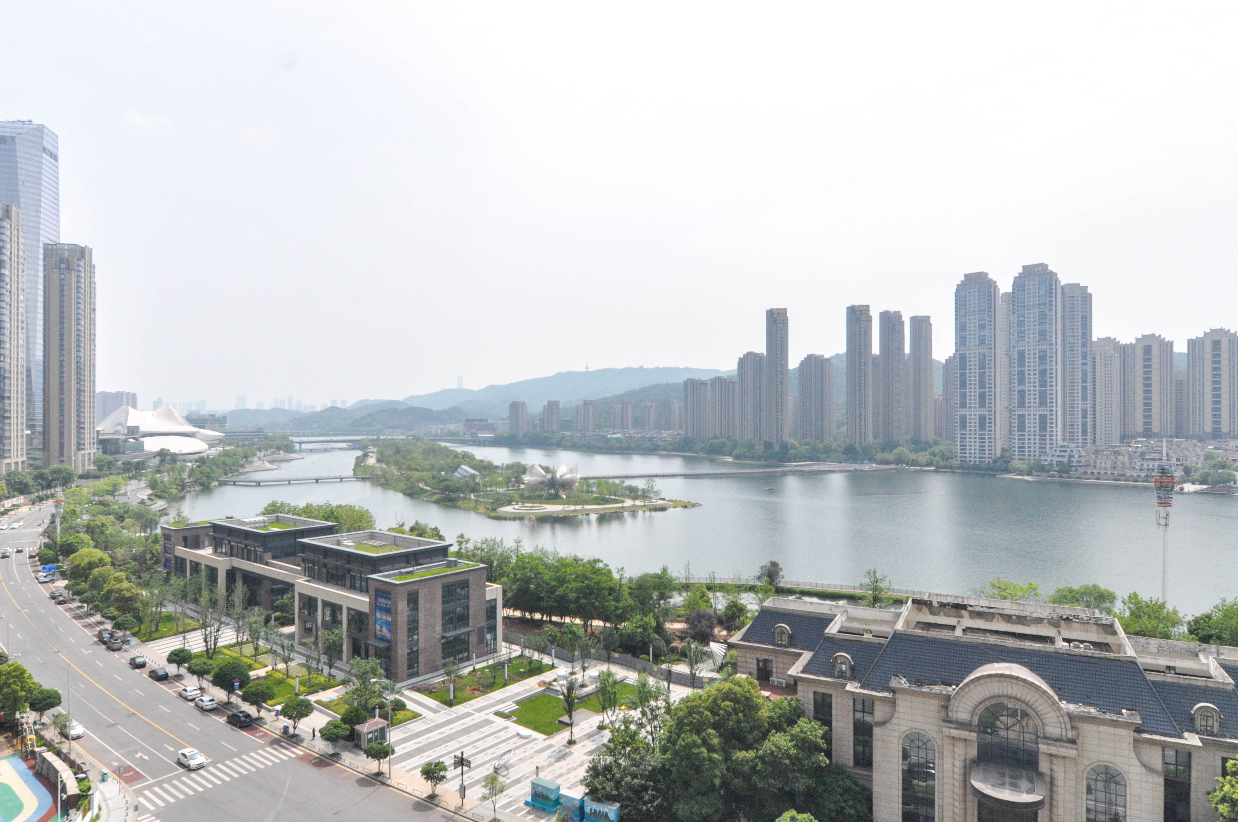 中建梅溪湖中心  4室2厅2卫   268.00万其他