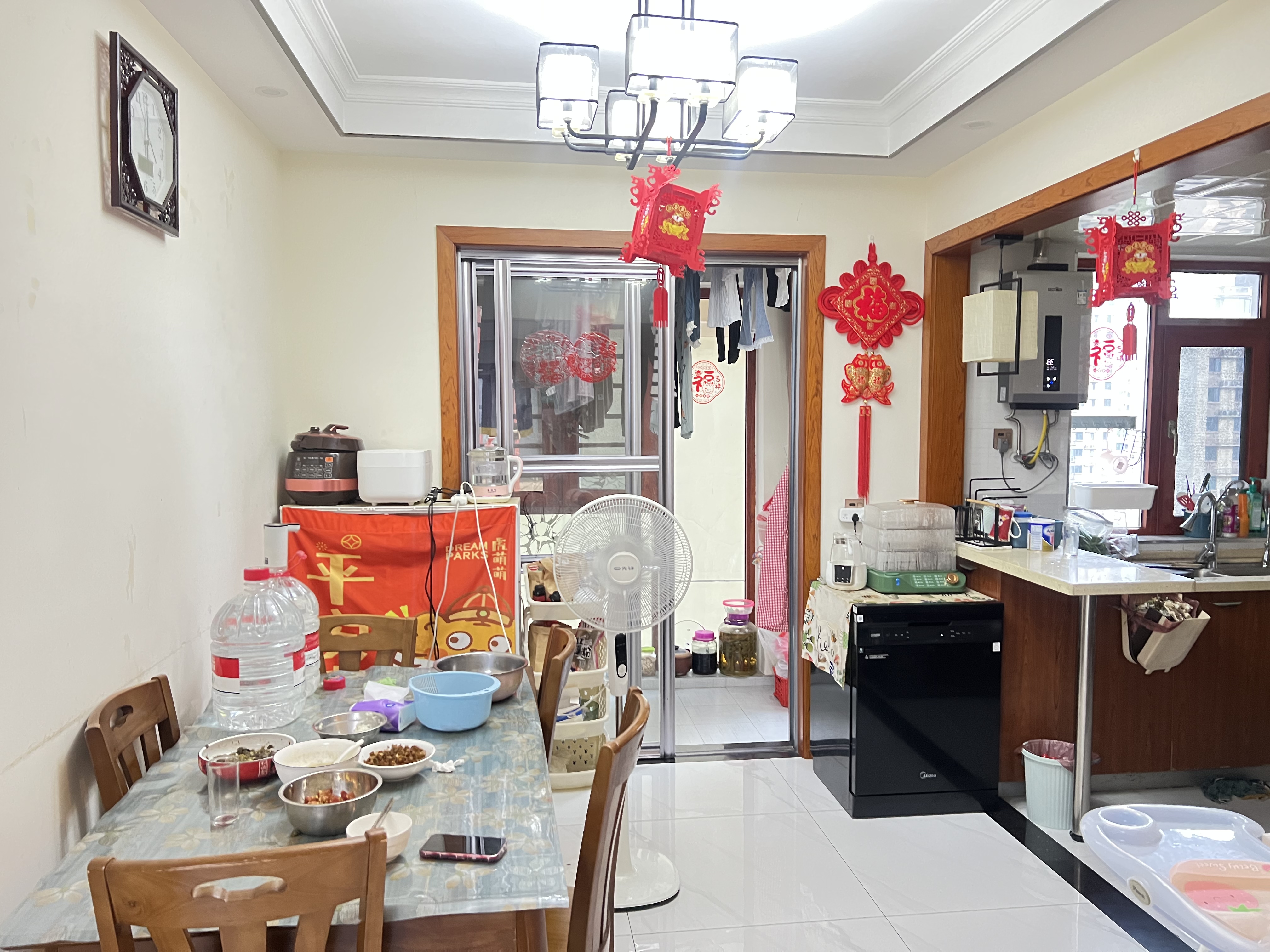 泰山一号 4室2厅2卫 84.0万 泰山一号 4室2厅2卫 84.0万室内图